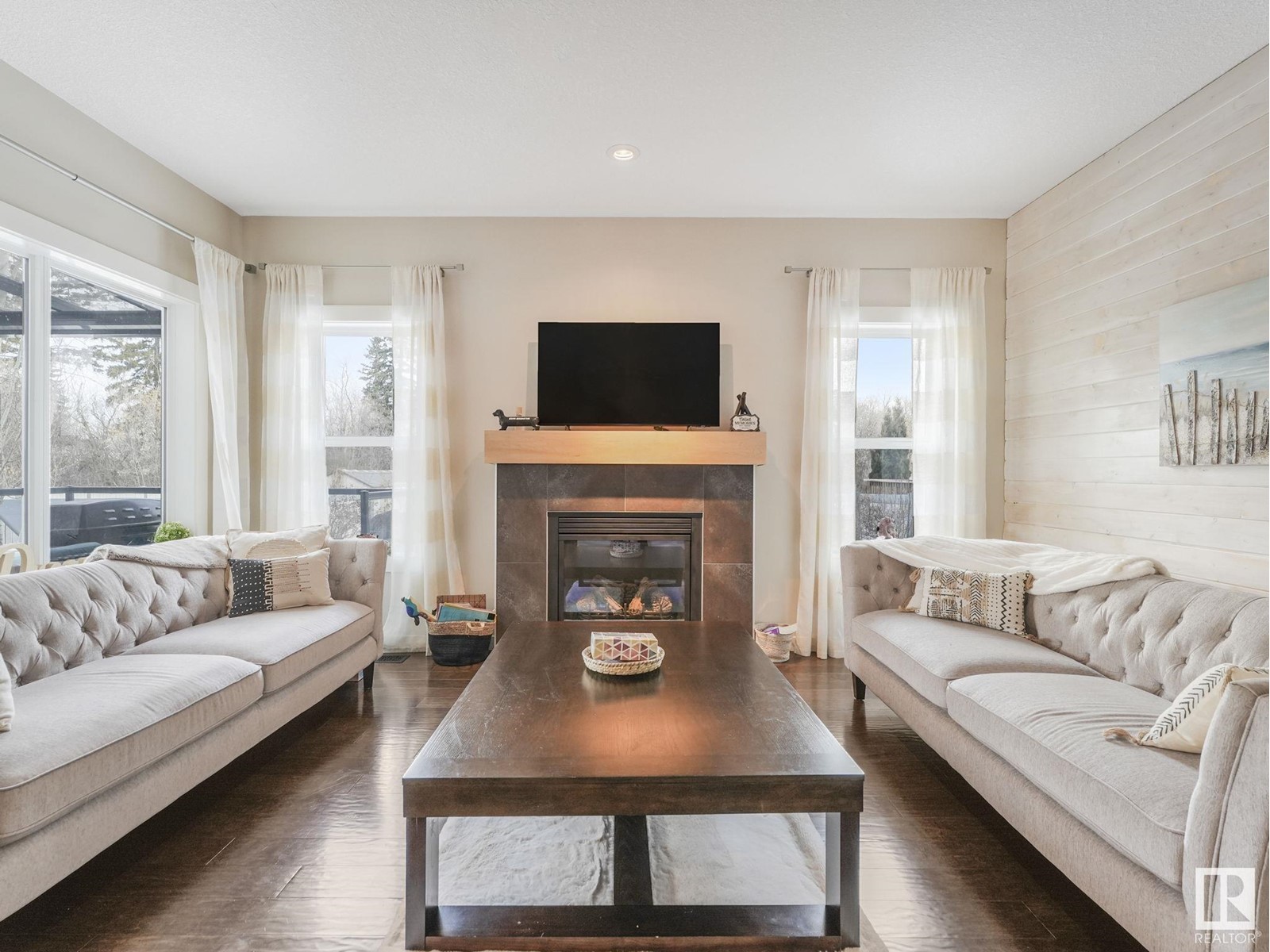 Property at 4158 SAVARYN DR SW image 1