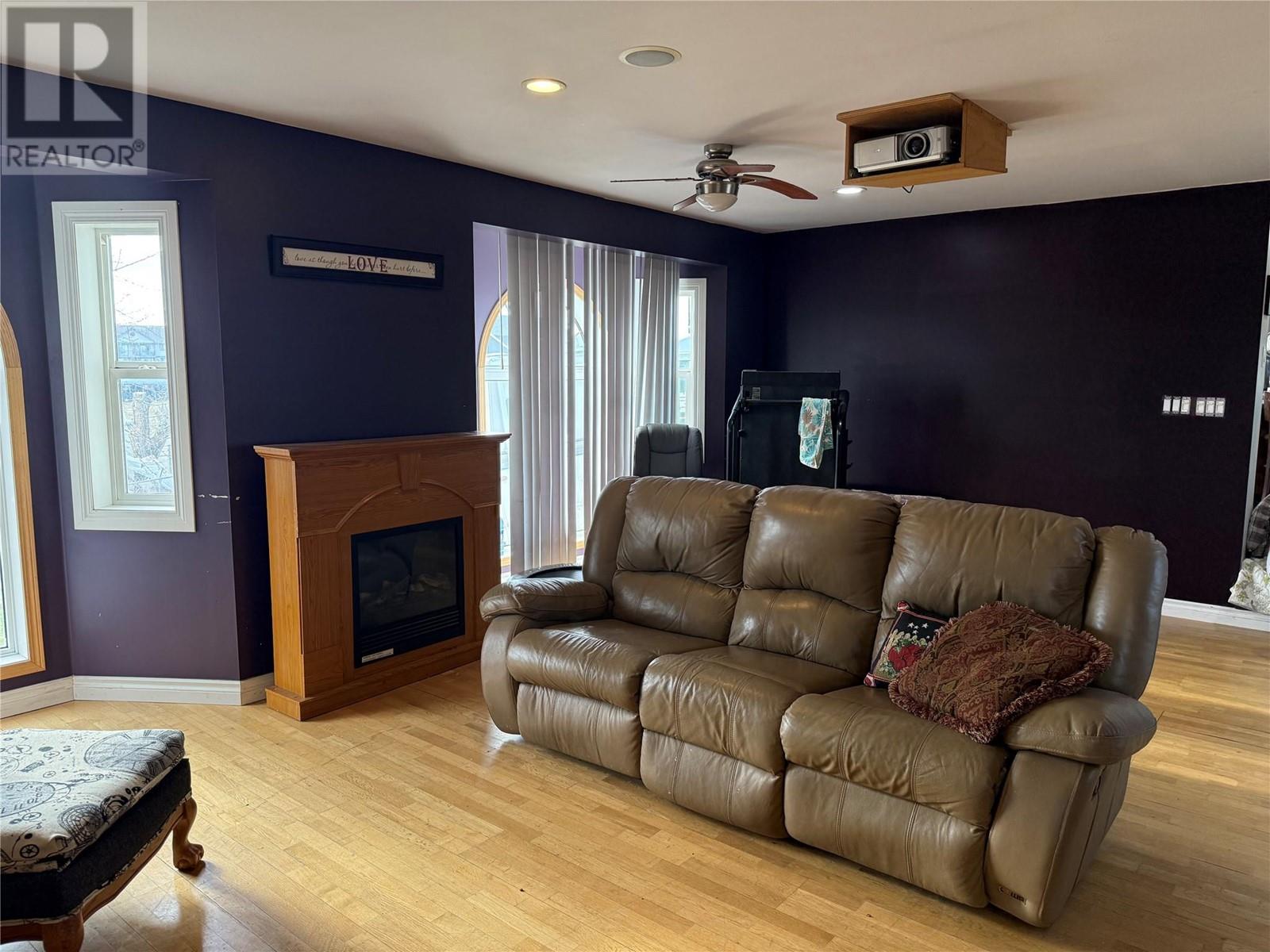 705 100a Avenue, Dawson Creek, BC V1G1X8