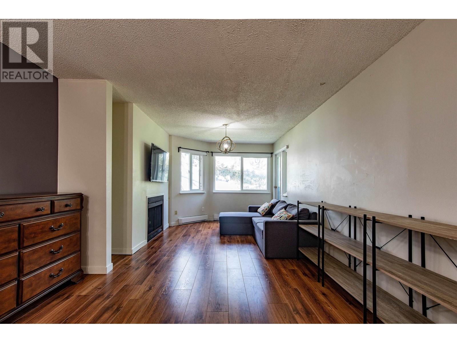 406 9890 Manchester Drive, Burnaby, British Columbia  V3N 4R4 - Photo 2 - R2999885