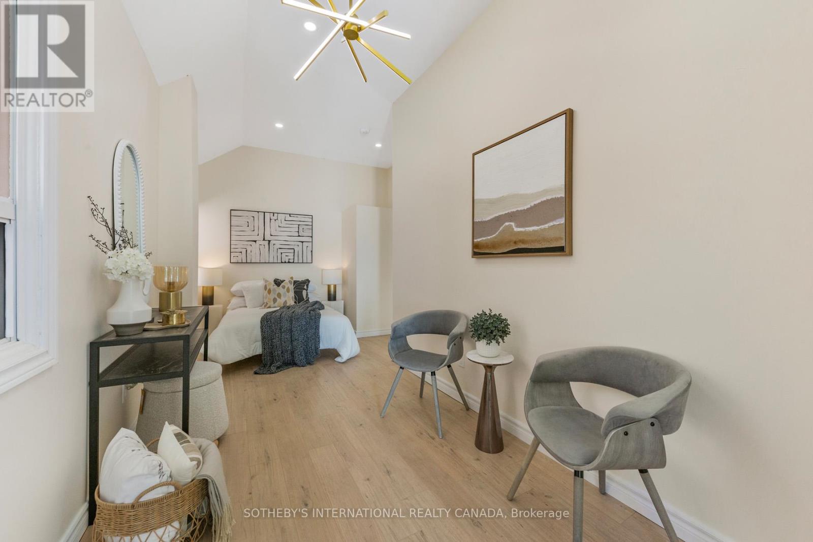 70 Dunraven Drive, Toronto, Ontario  M6M 1H2 - Photo 7 - W12131911