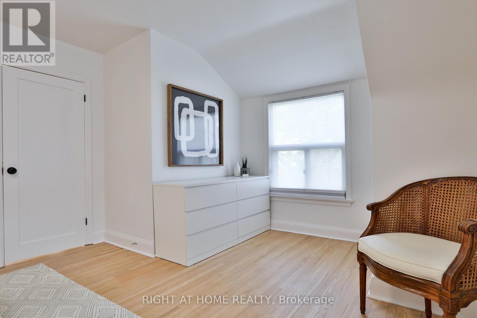 20 Amesbury Drive, Toronto, Ontario  M6M 4H4 - Photo 22 - W12131959