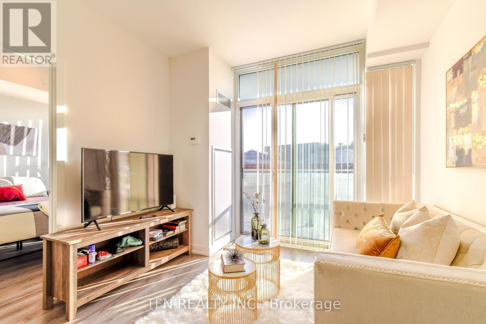 502 - 10 De Boers Drive, Toronto, Ontario  M3J 0H1 - Photo 8 - W12131987