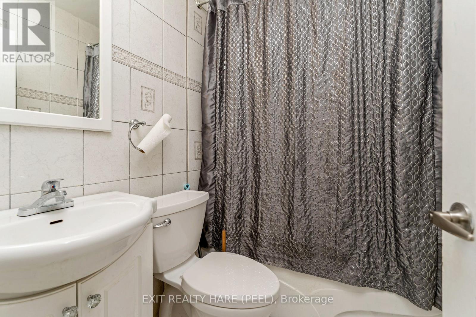 37 Mccaul Street, Brampton, Ontario  L6V 1J1 - Photo 18 - W12131996