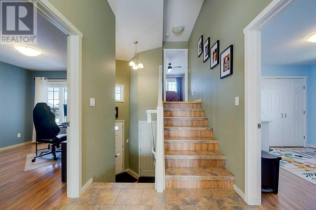 112 Vanson Close, Red Deer, Alberta  T4R 0G9 - Photo 6 - A2217108
