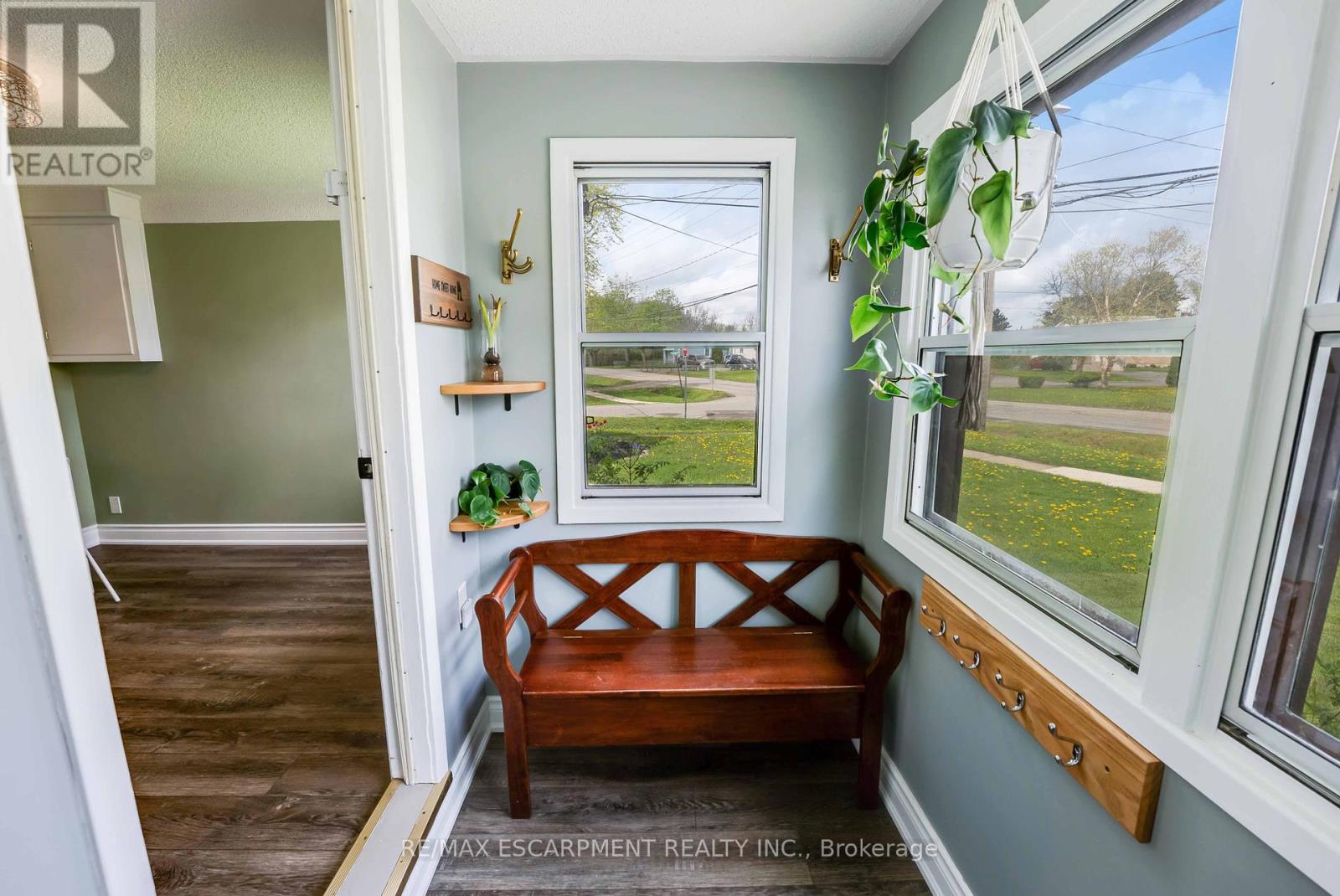 78 Lincoln Avenue, St. Catharines, Ontario  L2P 2C9 - Photo 6 - X12131912