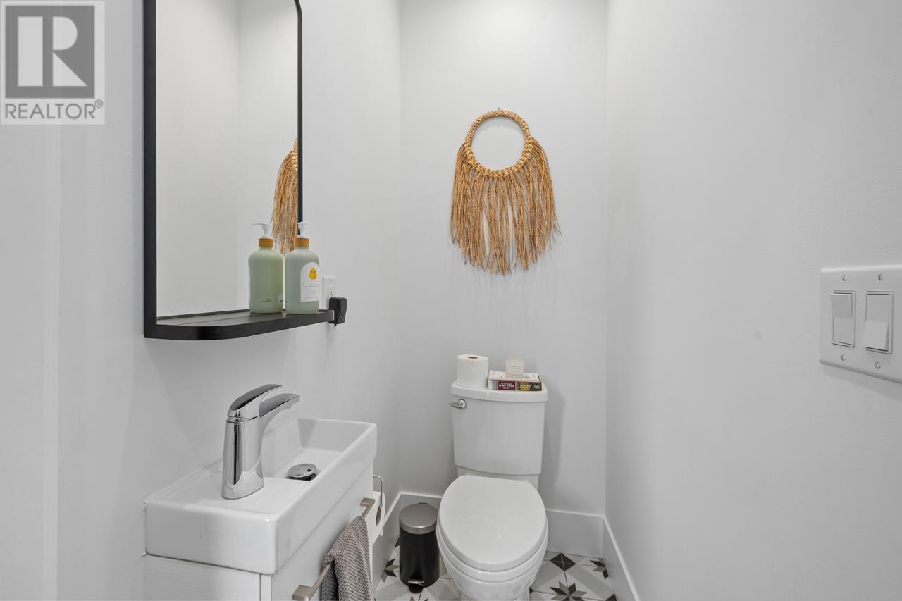 2252 Grant Street, Vancouver, British Columbia  V5L 2Z7 - Photo 6 - R2999428