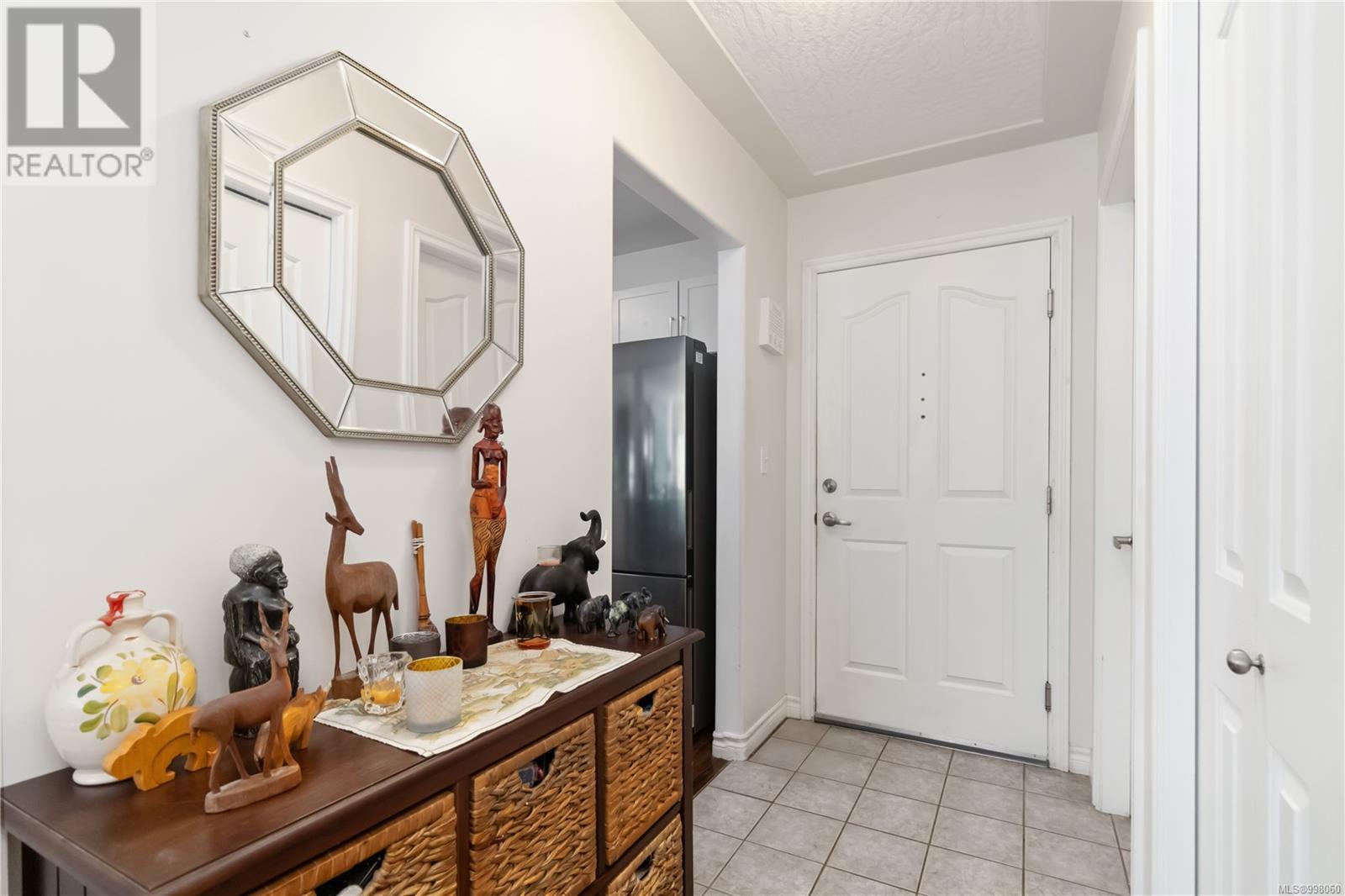 Property at 309 606 Goldstream Ave image 4