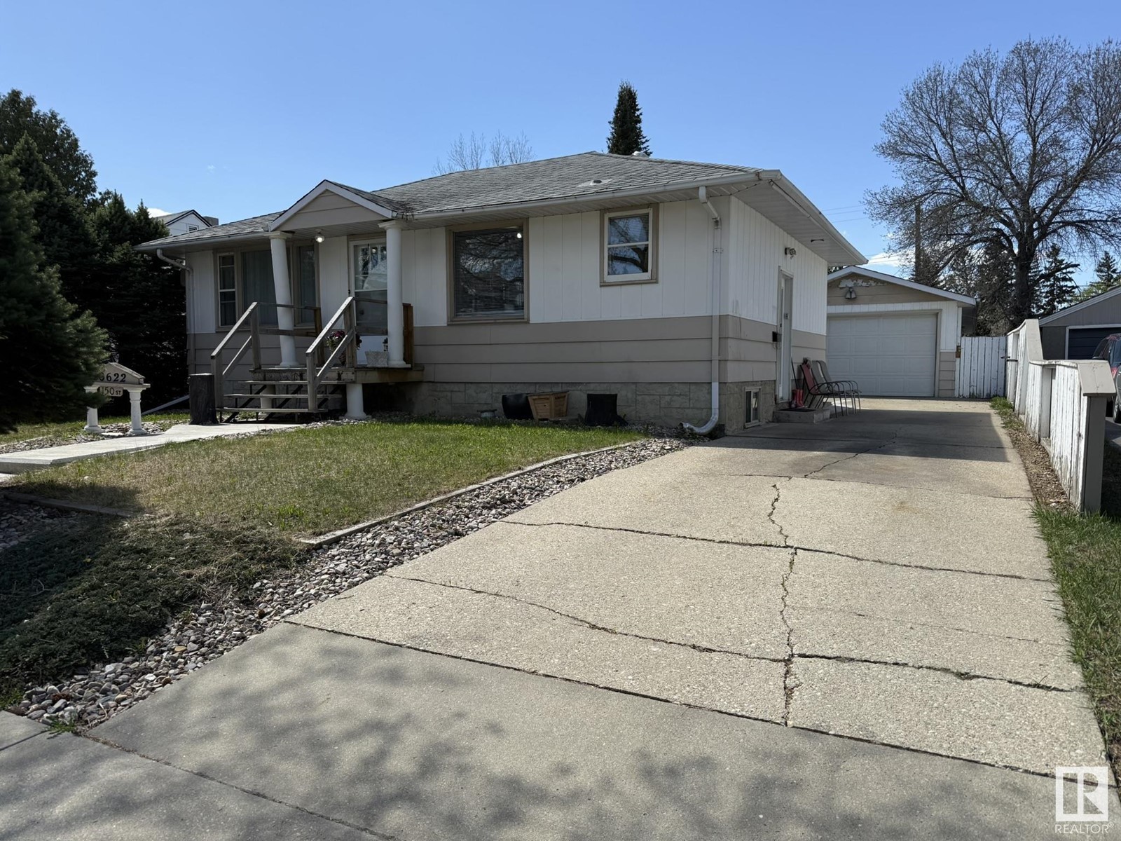 Property at 10622 150 ST NW NW image 2