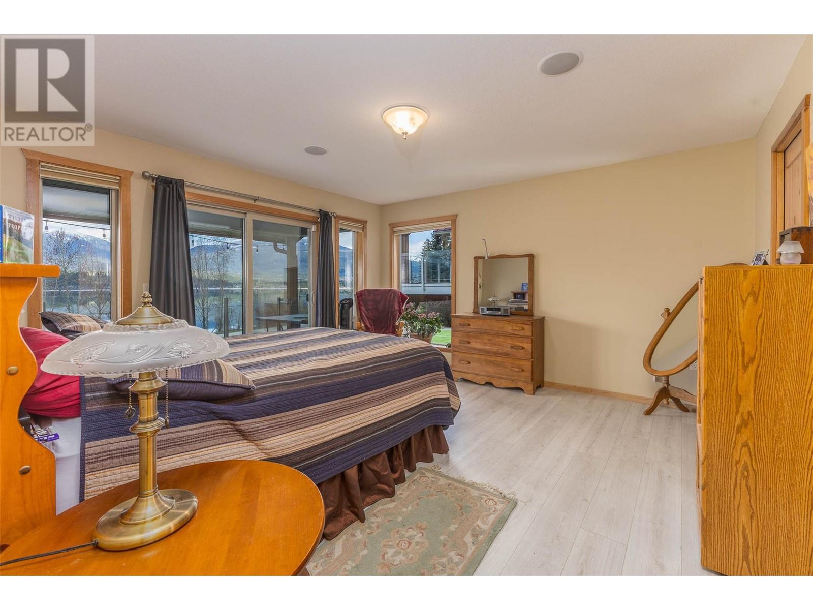 3572 Eagle Bay Road, Eagle Bay, British Columbia  V0E 1T0 - Photo 14 - 10342757