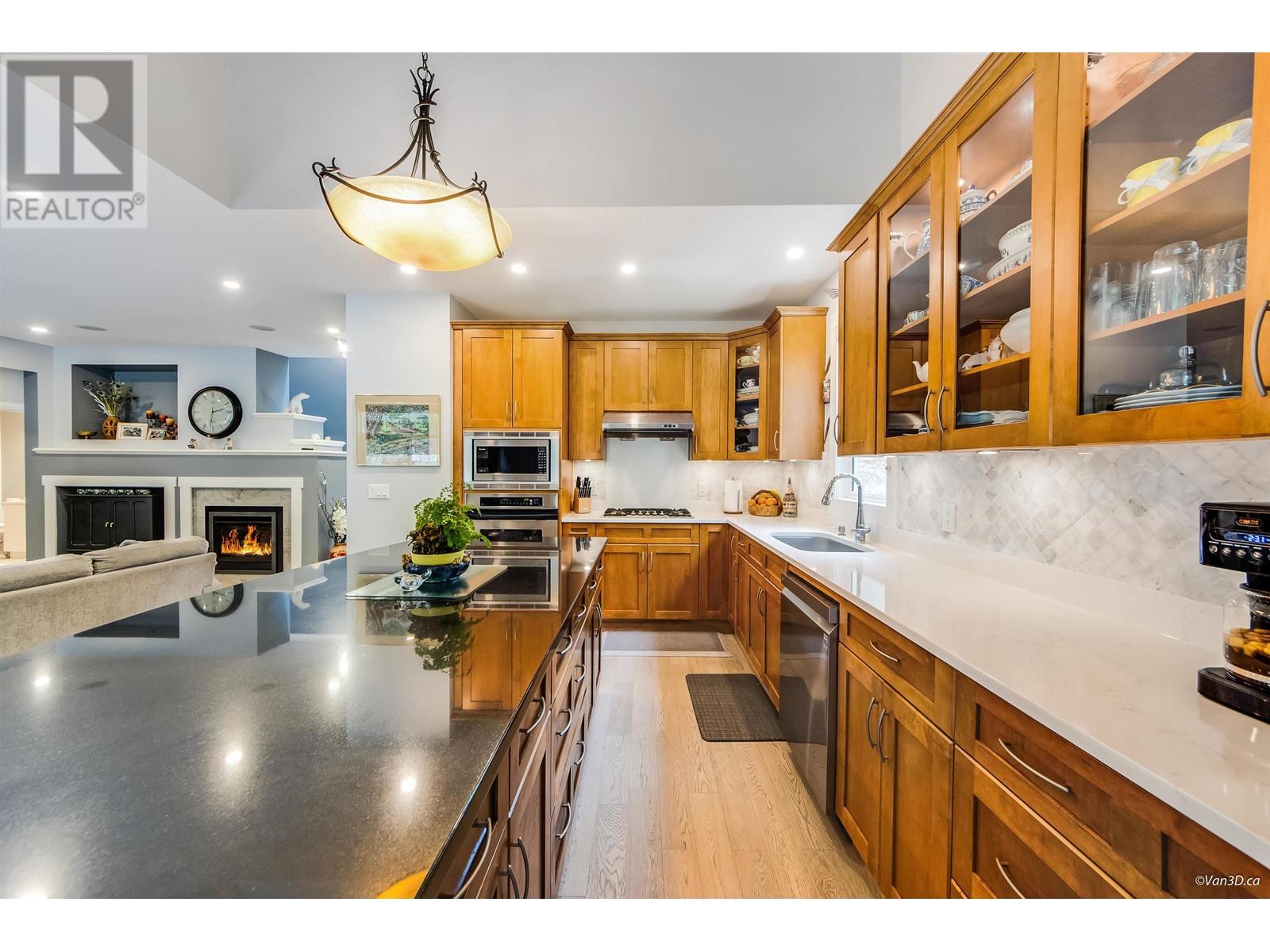 Property at 1701 ARBUTUS PLACE image 5