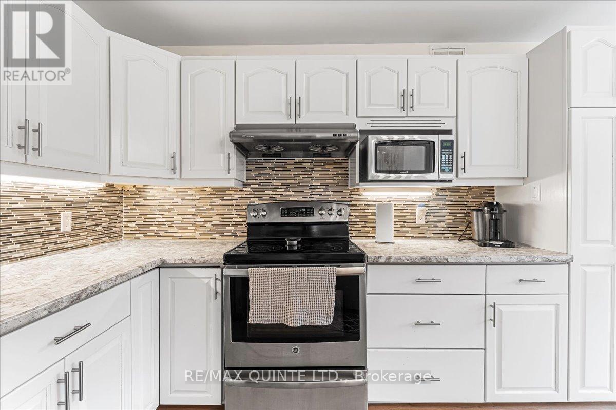 36 Williams Lane, Prince Edward County, Ontario  K0K 2T0 - Photo 13 - X12131051