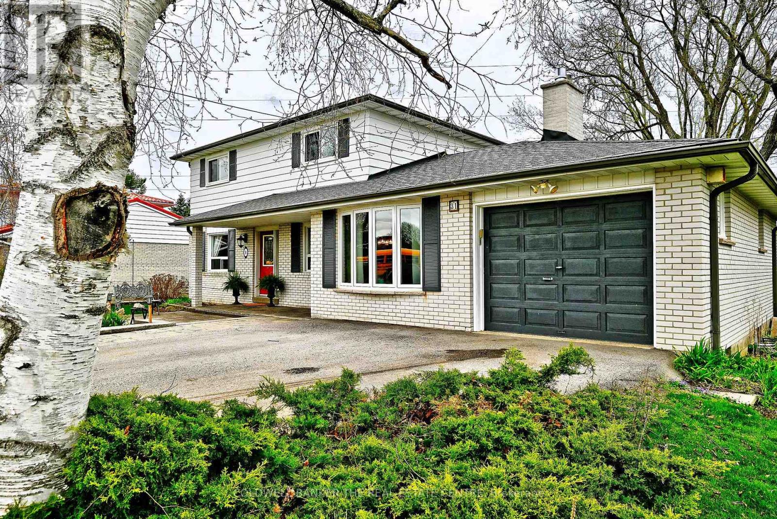 31 Sunrise Street, East Gwillimbury, Ontario  L9N 1H5 - Photo 2 - N12132046