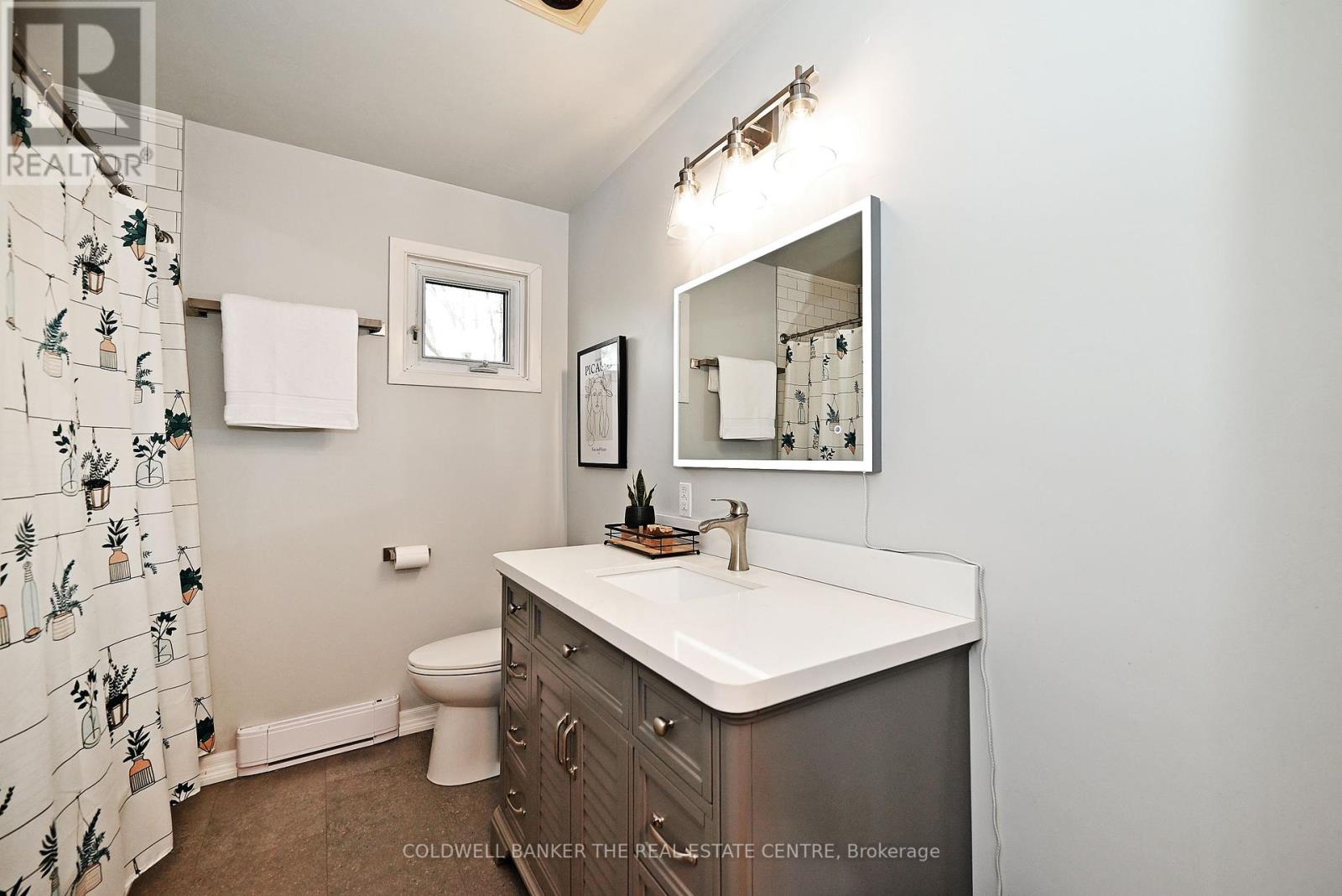 31 Sunrise Street, East Gwillimbury, Ontario  L9N 1H5 - Photo 22 - N12132046