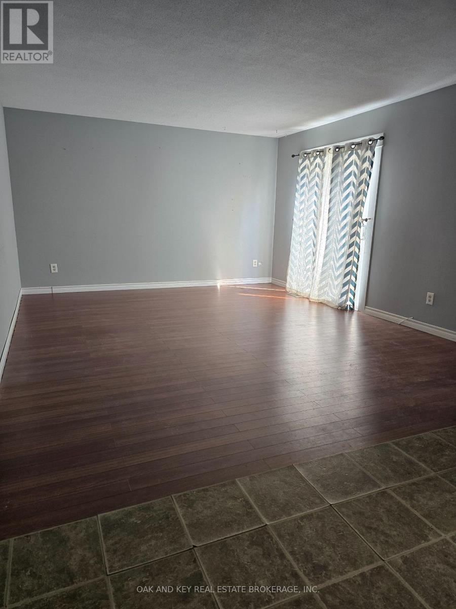 895 Dalhousie Drive, London South (South M), Ontario  N6K 1M8 - Photo 2 - X12095062