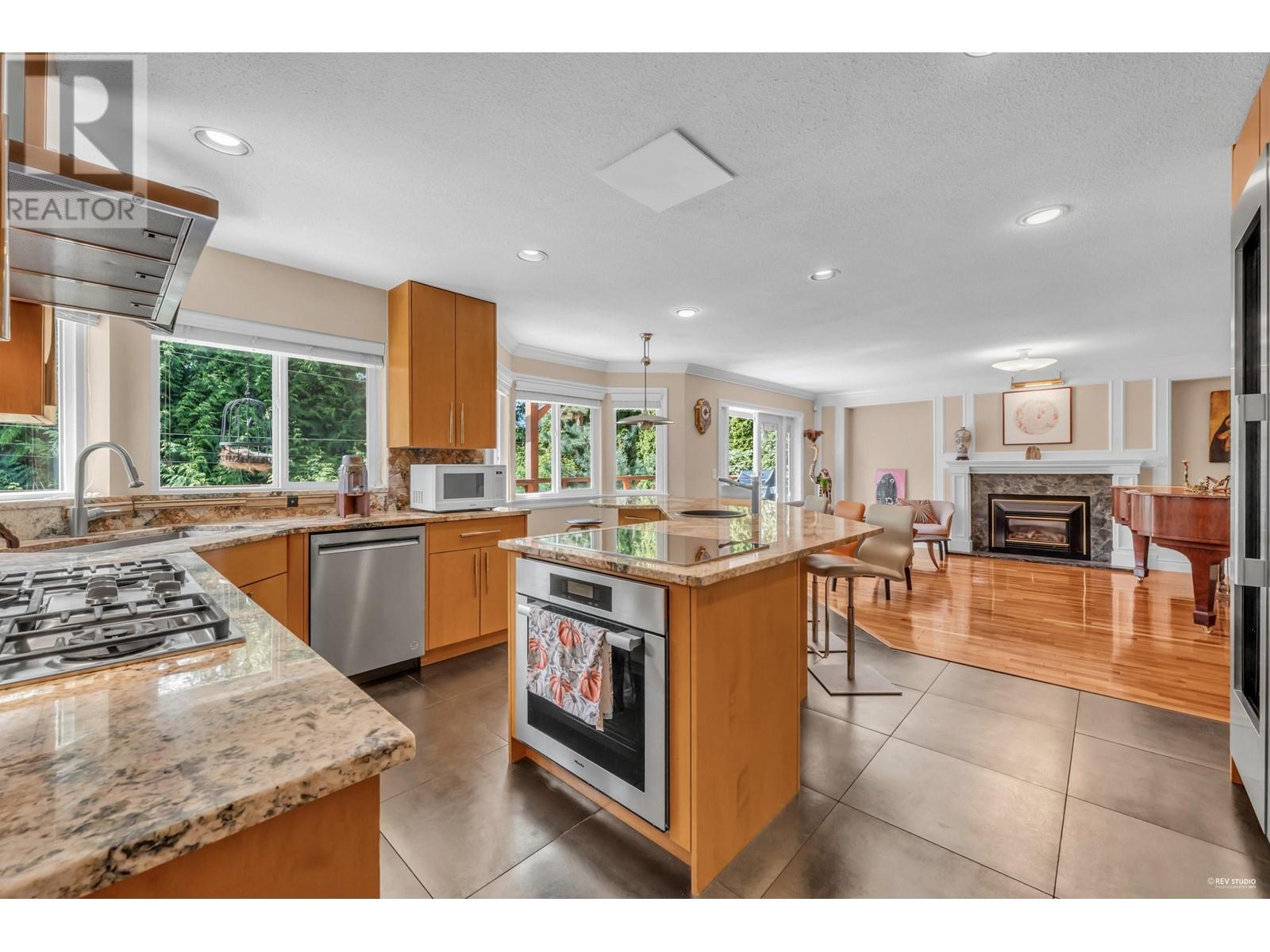929 Melbourne Avenue, North Vancouver, British Columbia  V7R 1N8 - Photo 7 - R2999622