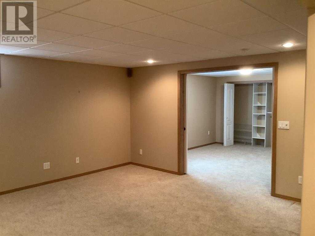 60 Rowell Close, Red Deer, Alberta  T4P 3P4 - Photo 24 - A2218830