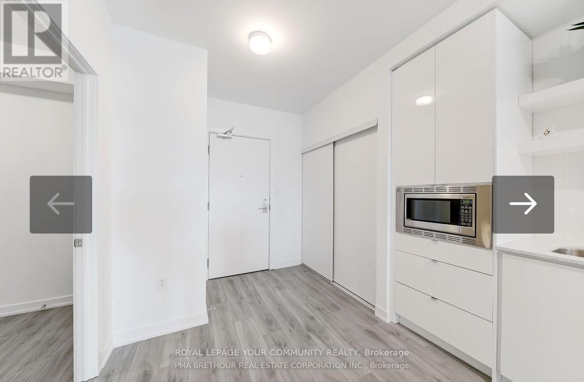 811 - 2433 Dufferin Street, Toronto (Briar Hill-Belgravia), Ontario  M6E 0B4 - Photo 3 - W12132036