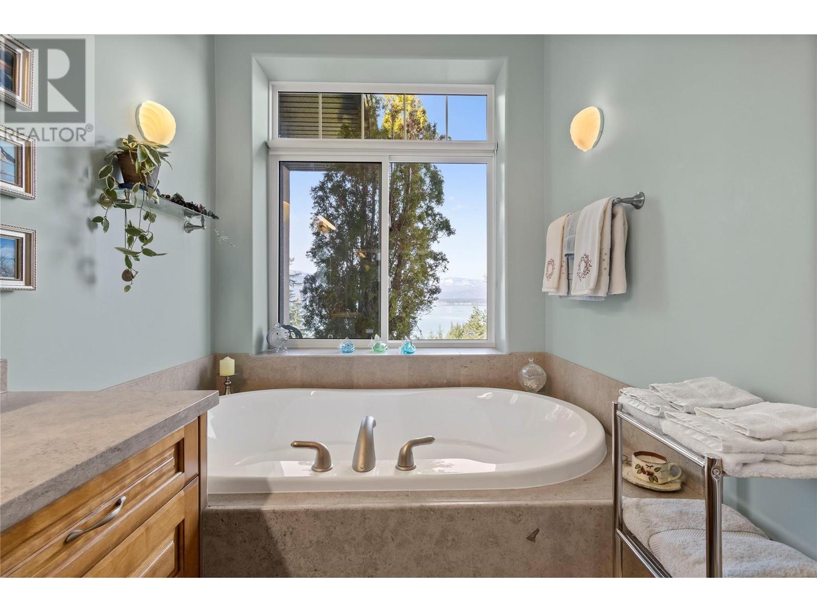 3676 Mcbride Road, Blind Bay, British Columbia  V0E 1H1 - Photo 27 - 10339476