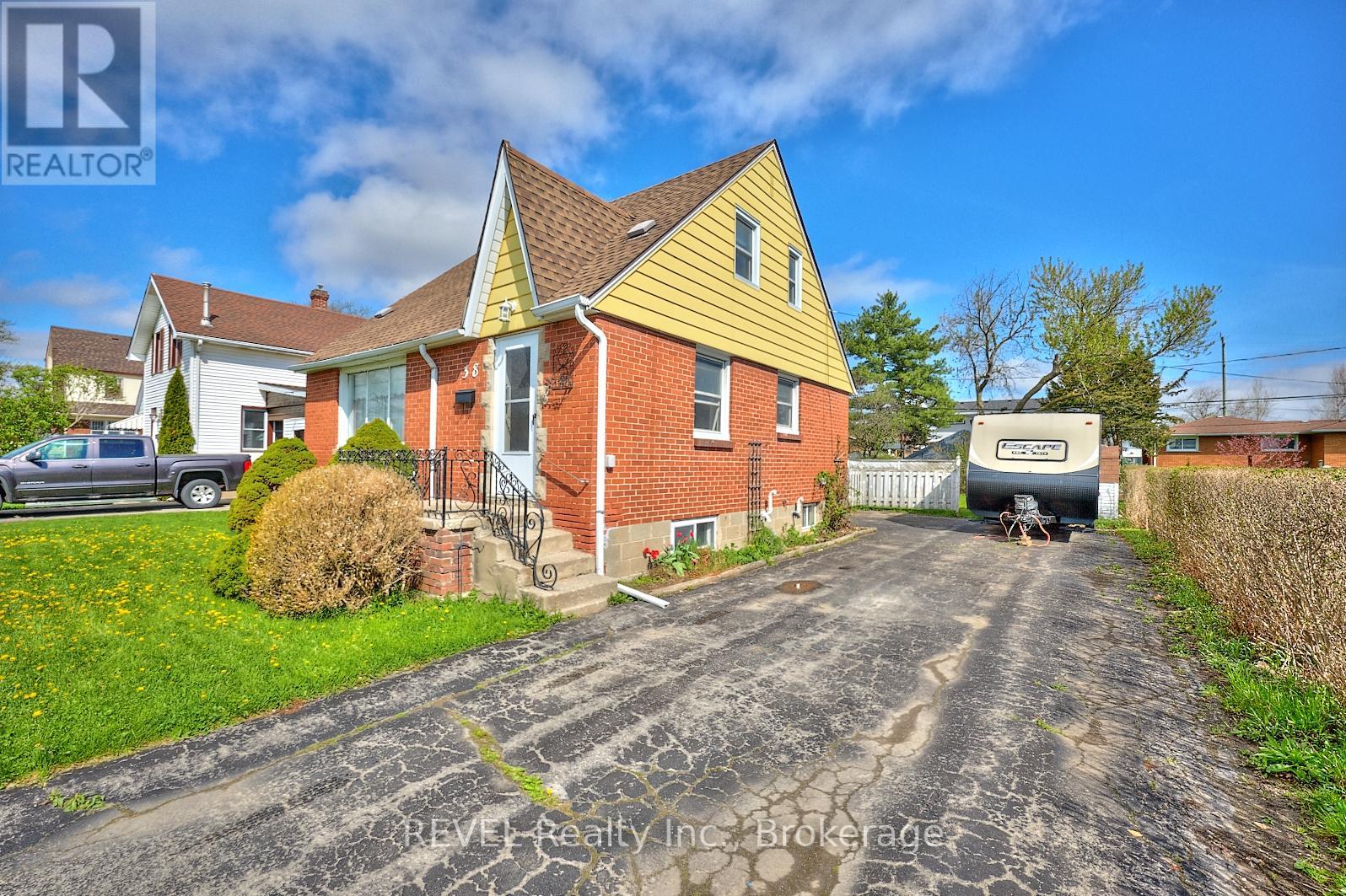 Property at 38 WINTEMUTE STREET image 1