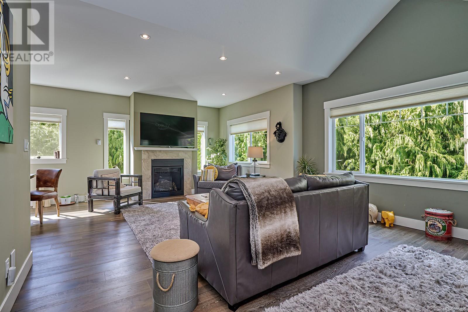 Property at 1728 Spirit Way image 1