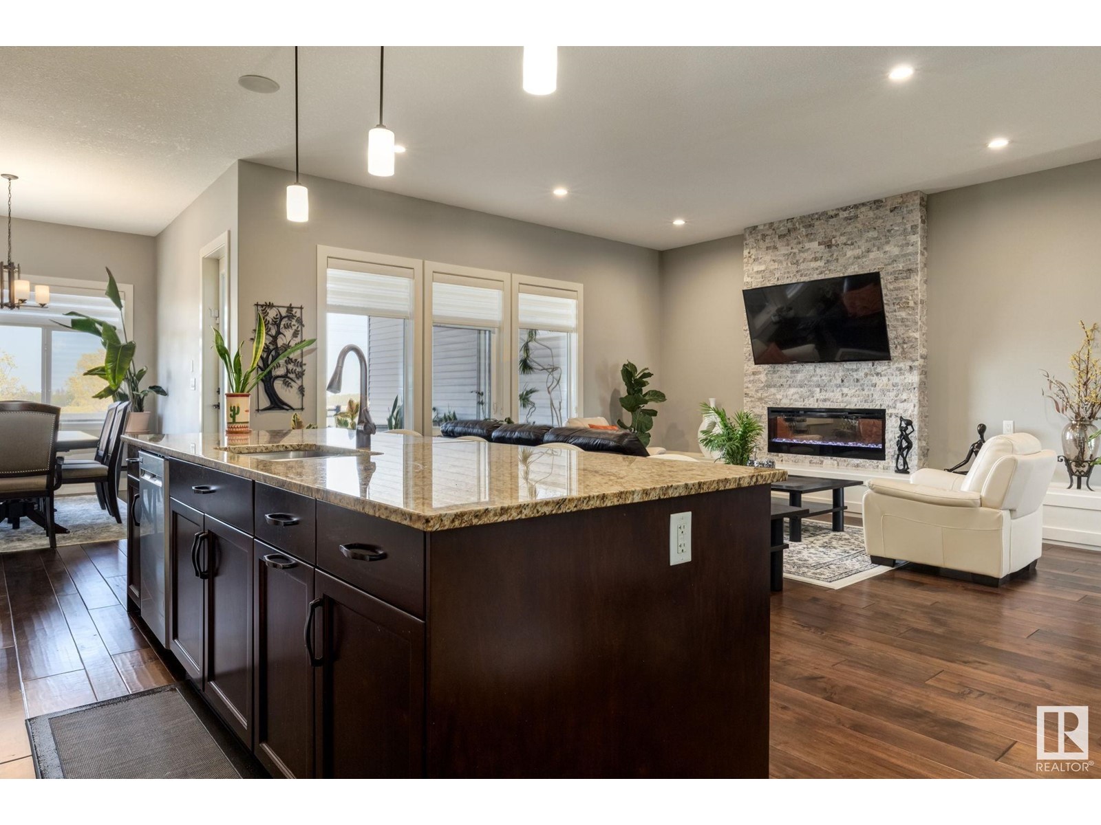 Property at 3036 58 AV image 5