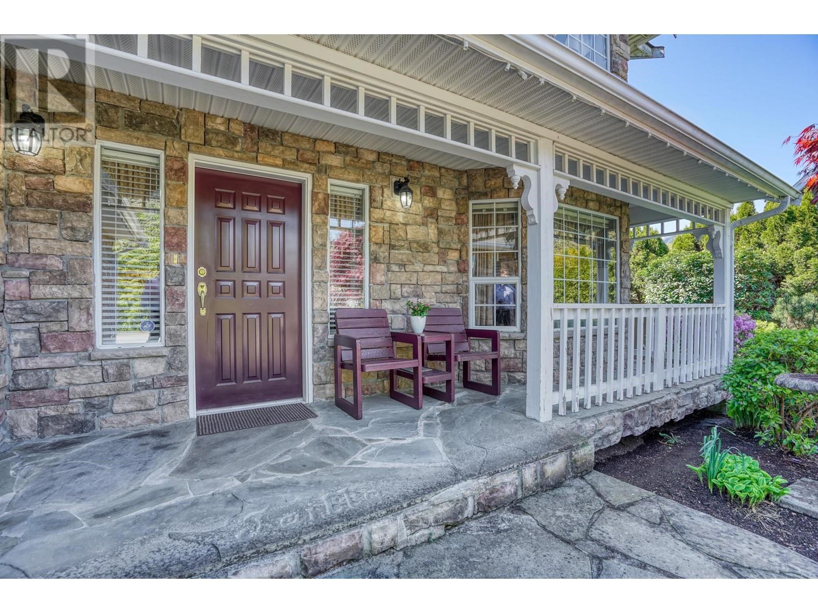 Property at 1002 POMONA WAY image 4