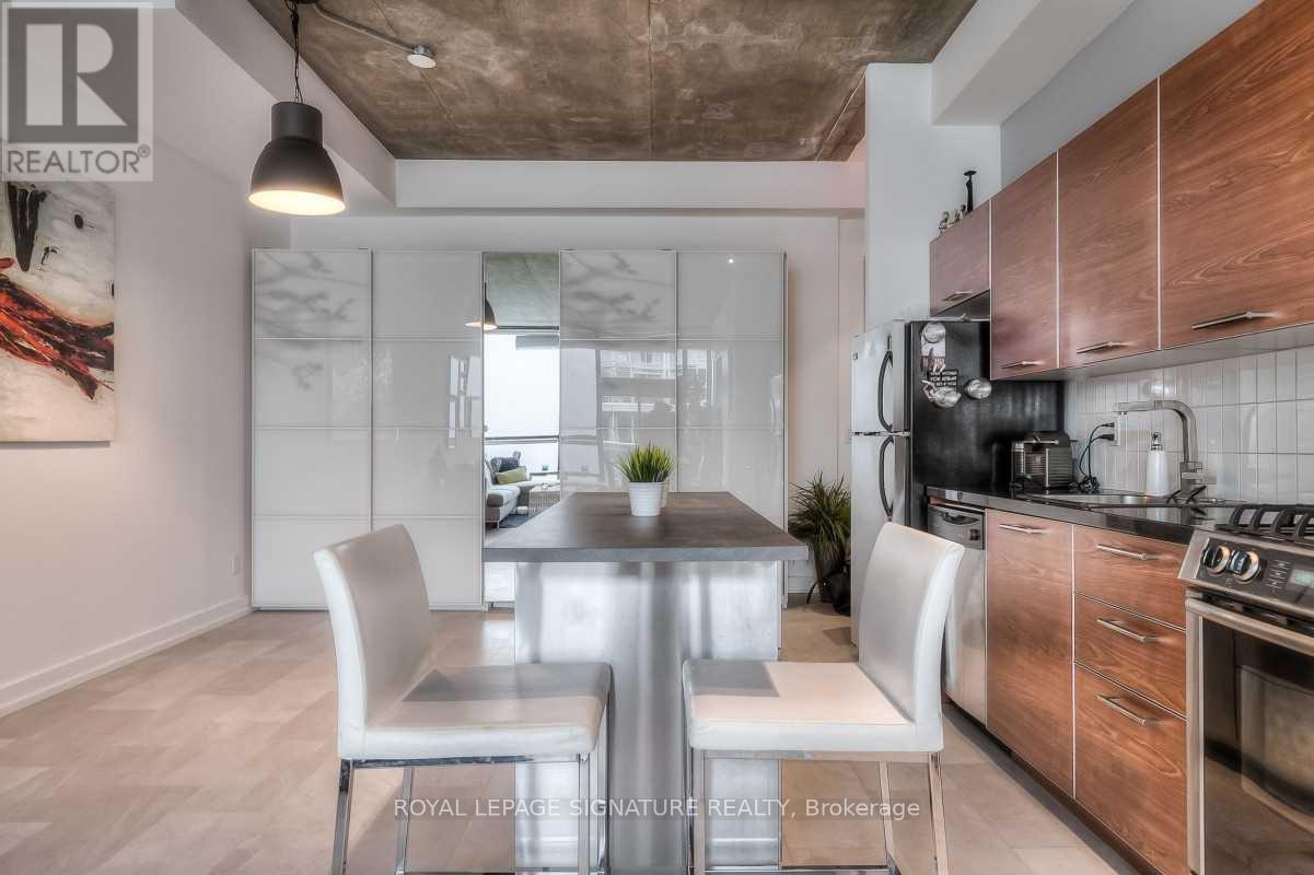 909 - 60 Bathurst Street, Toronto, Ontario  M5V 2P4 - Photo 8 - C12132087