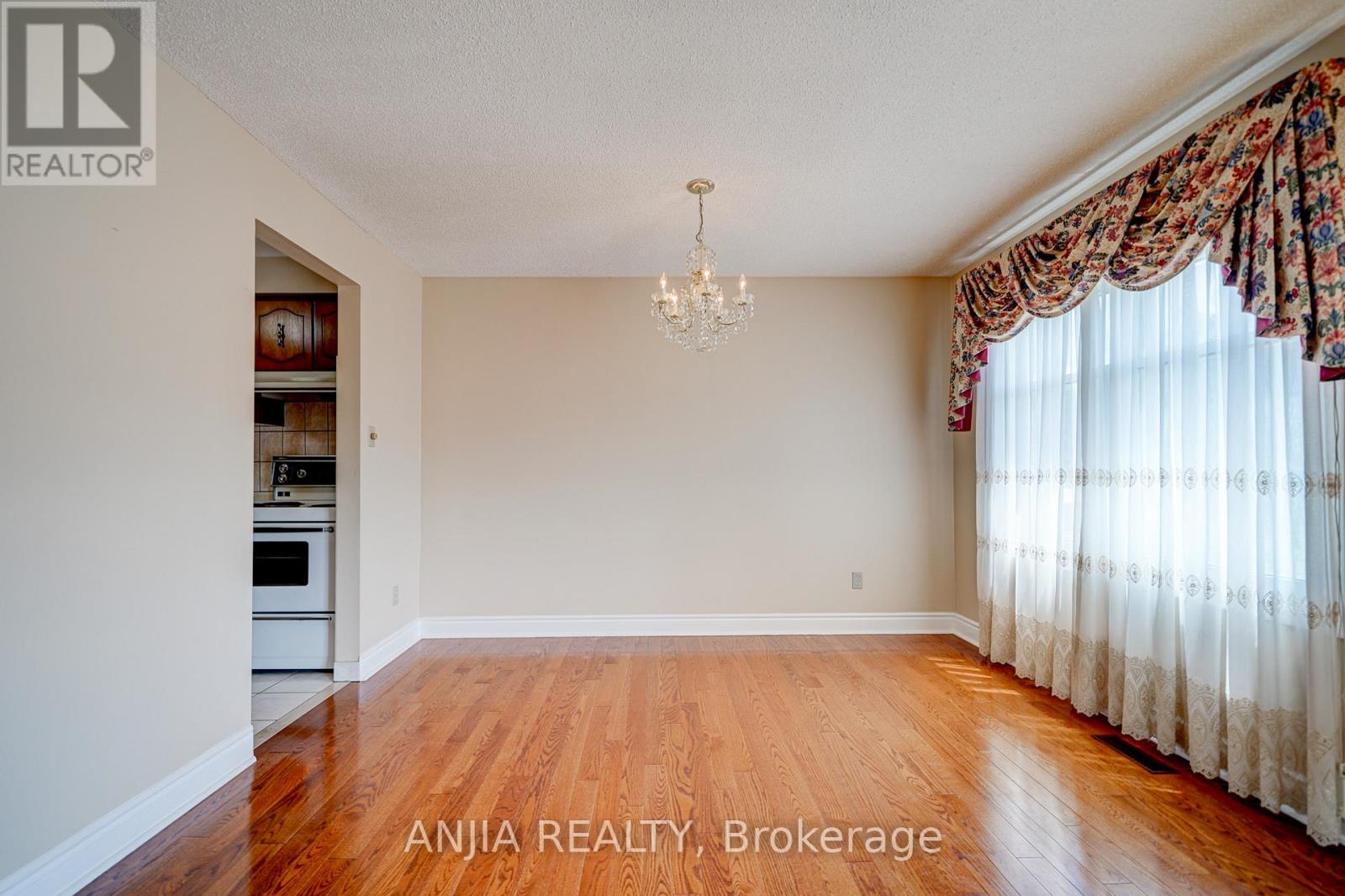 174 Roxanne Crescent, Toronto, Ontario  M1V 4G7 - Photo 10 - E12132075