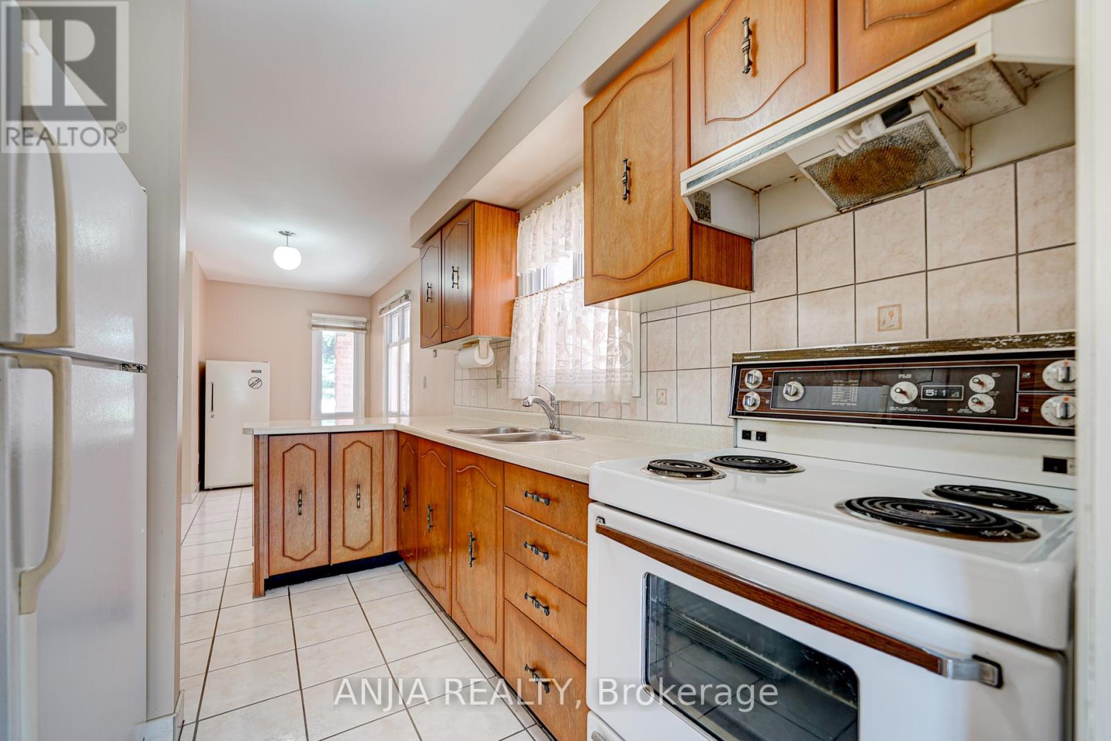 174 Roxanne Crescent, Toronto, Ontario  M1V 4G7 - Photo 14 - E12132075