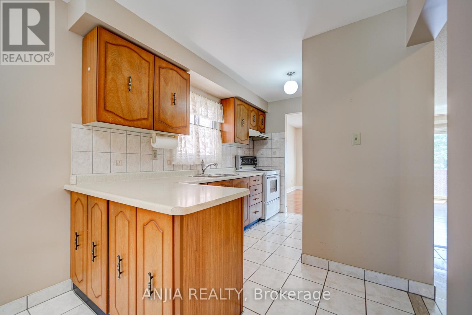 174 Roxanne Crescent, Toronto, Ontario  M1V 4G7 - Photo 15 - E12132075