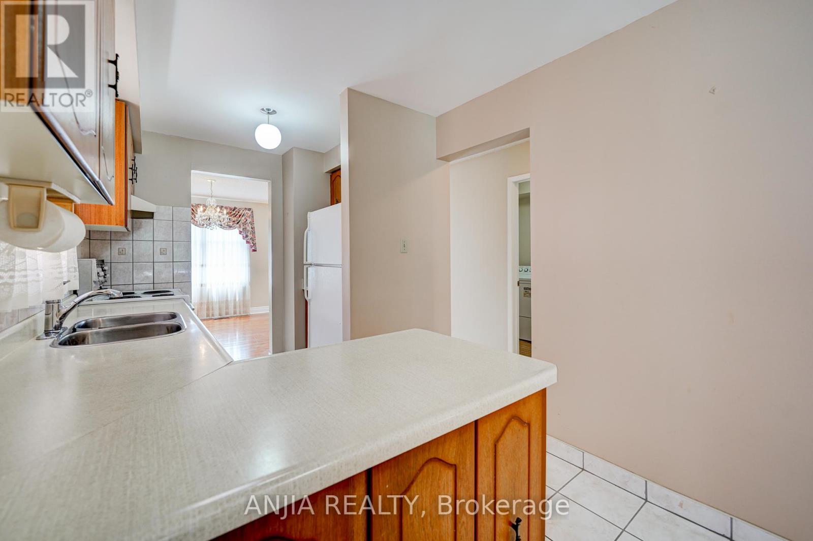 174 Roxanne Crescent, Toronto, Ontario  M1V 4G7 - Photo 16 - E12132075