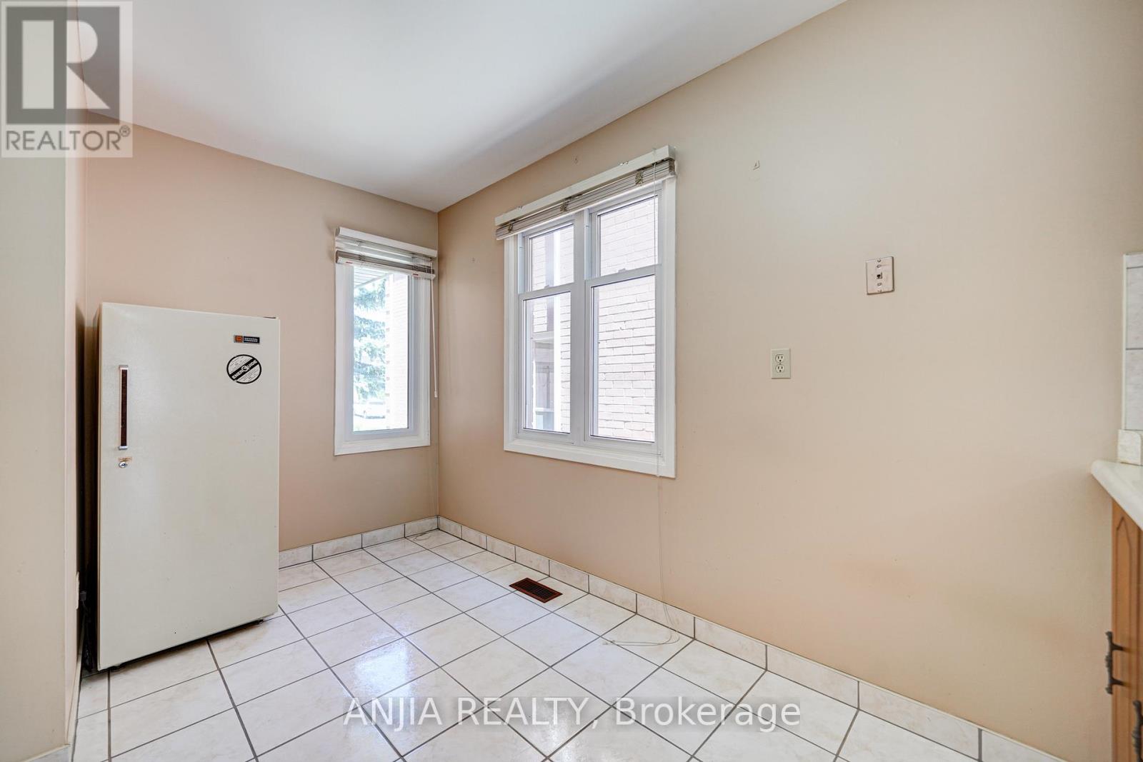 174 Roxanne Crescent, Toronto, Ontario  M1V 4G7 - Photo 17 - E12132075