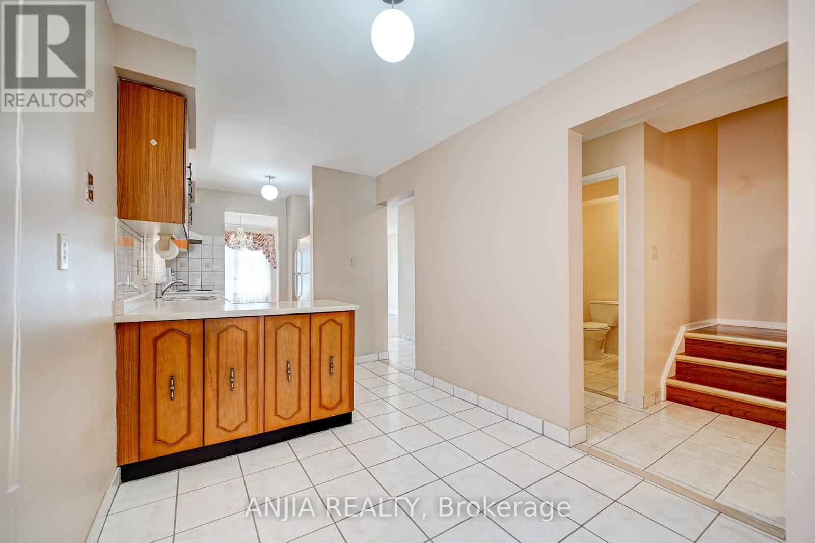 174 Roxanne Crescent, Toronto, Ontario  M1V 4G7 - Photo 19 - E12132075