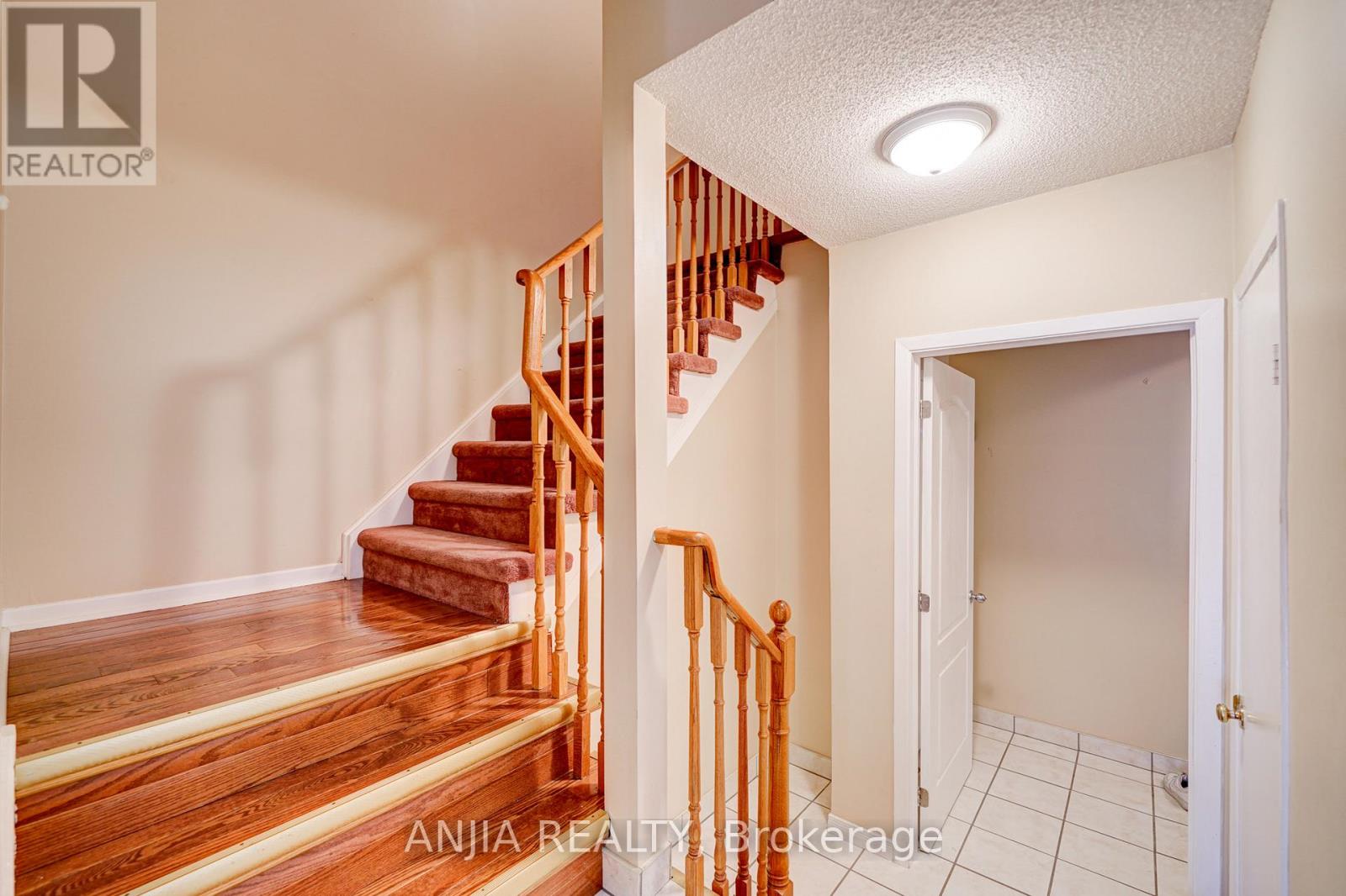 174 Roxanne Crescent, Toronto, Ontario  M1V 4G7 - Photo 6 - E12132075