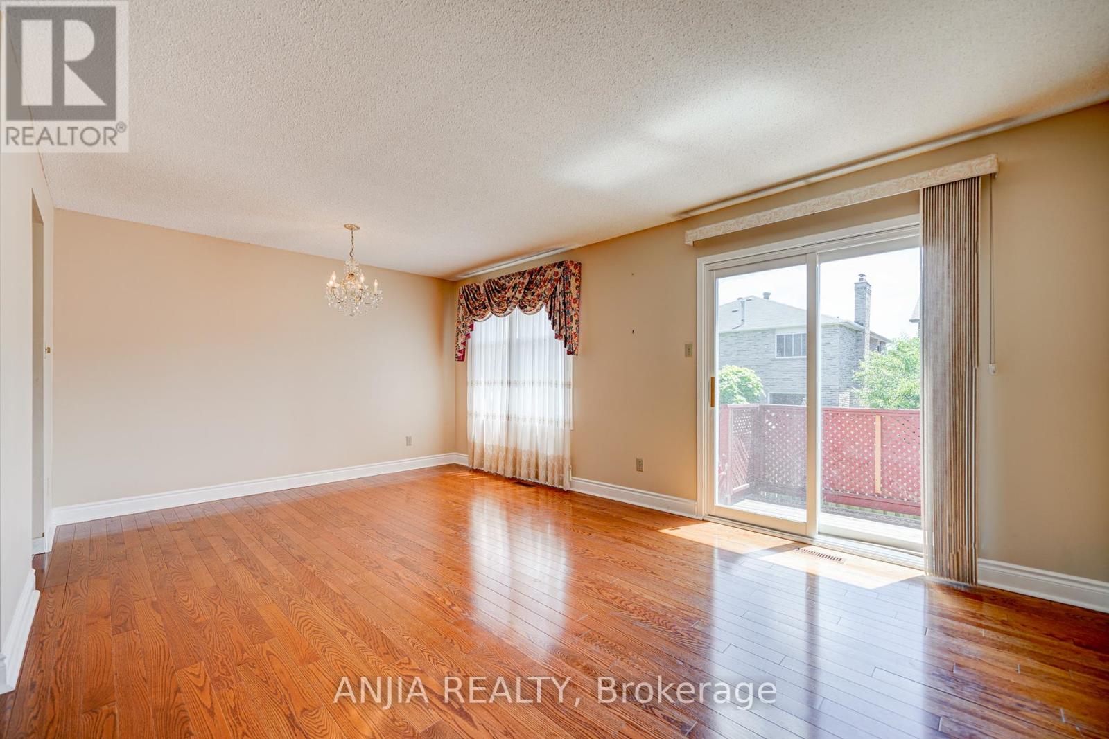 174 Roxanne Crescent, Toronto, Ontario  M1V 4G7 - Photo 8 - E12132075