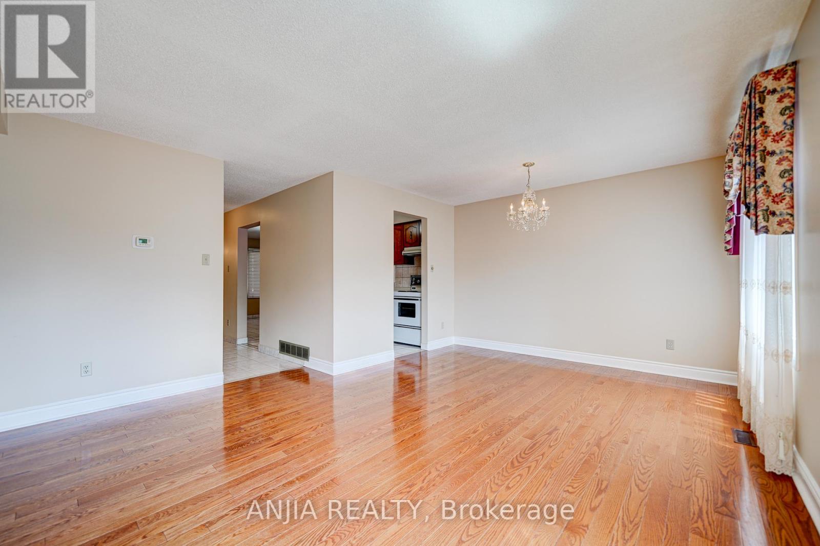 174 Roxanne Crescent, Toronto, Ontario  M1V 4G7 - Photo 9 - E12132075