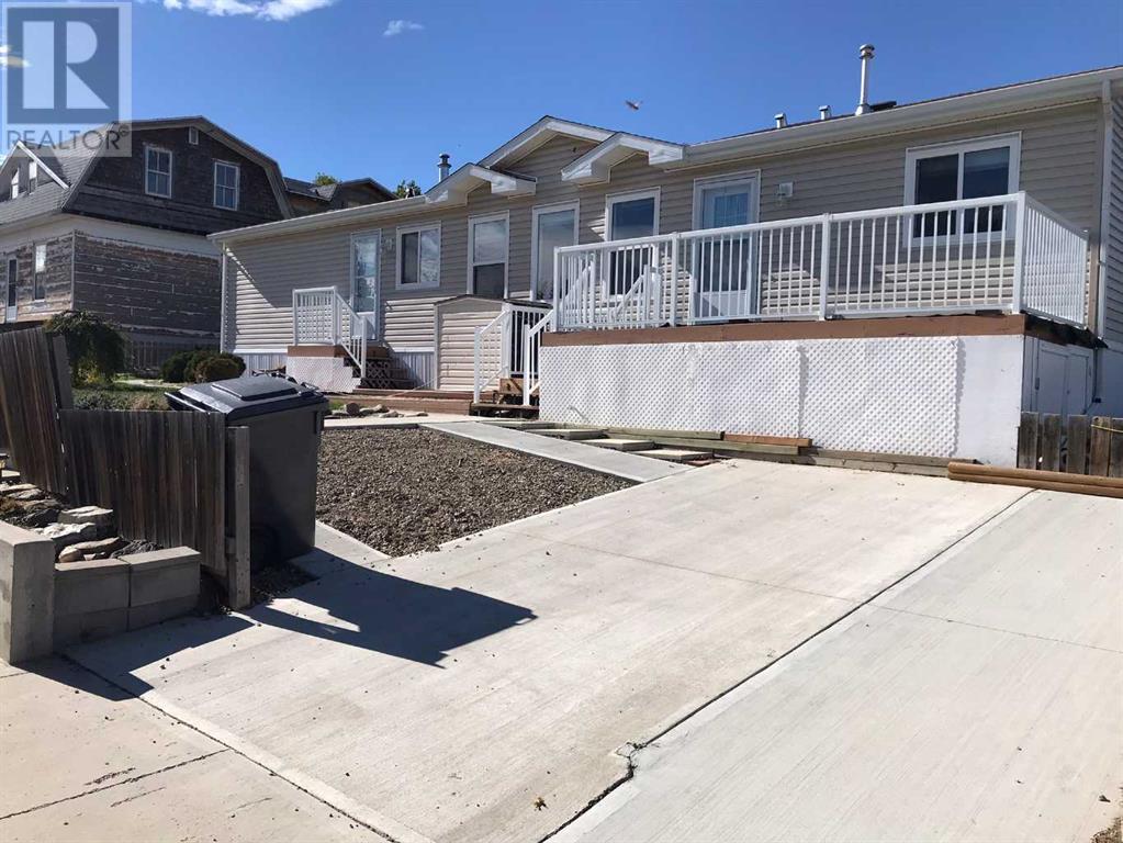 208 2a Street W, Coutts, Alberta  T0K 0N0 - Photo 2 - A2218051