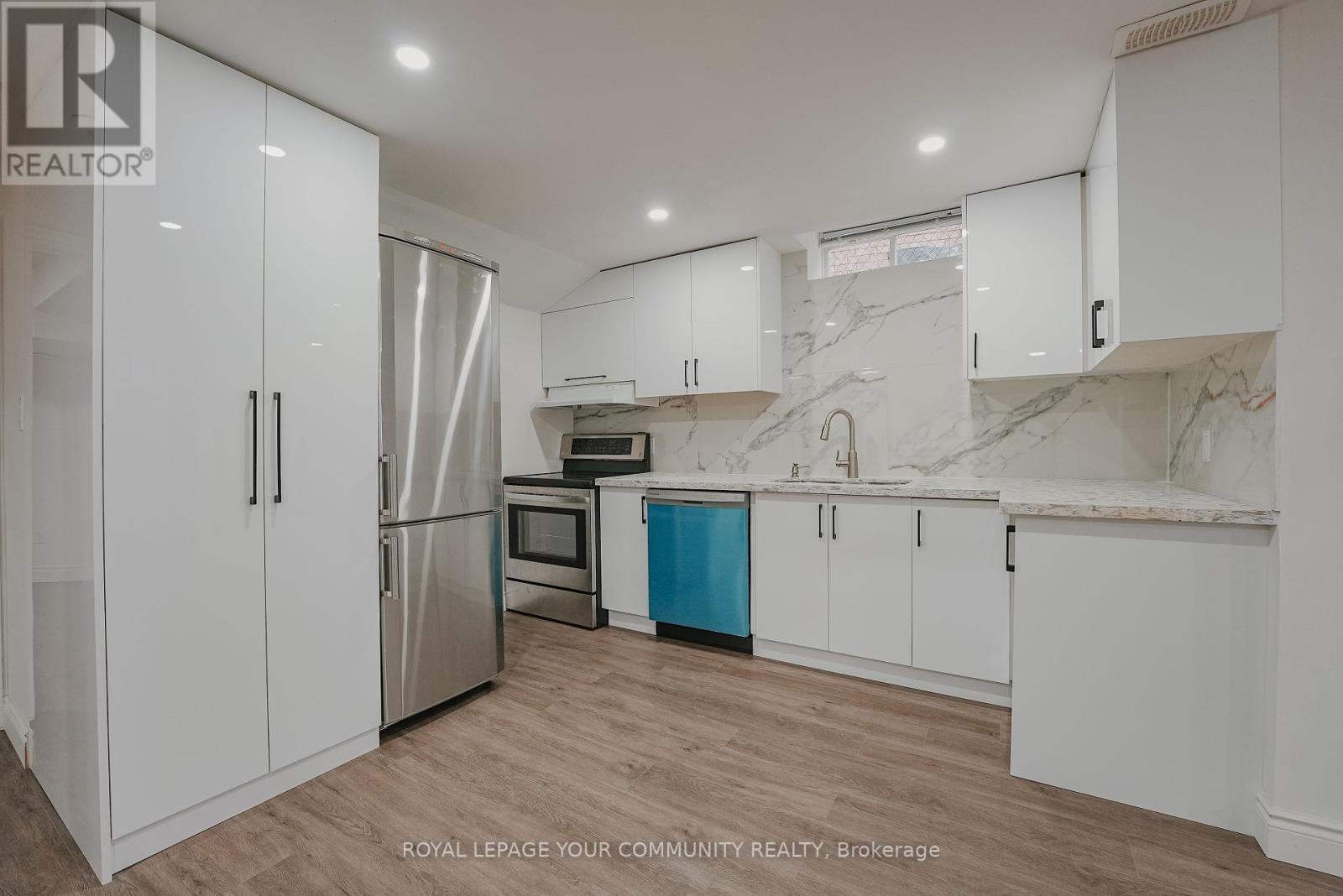 14 Trish Drive, Richmond Hill, Ontario  L4E 5C5 - Photo 30 - N12132095