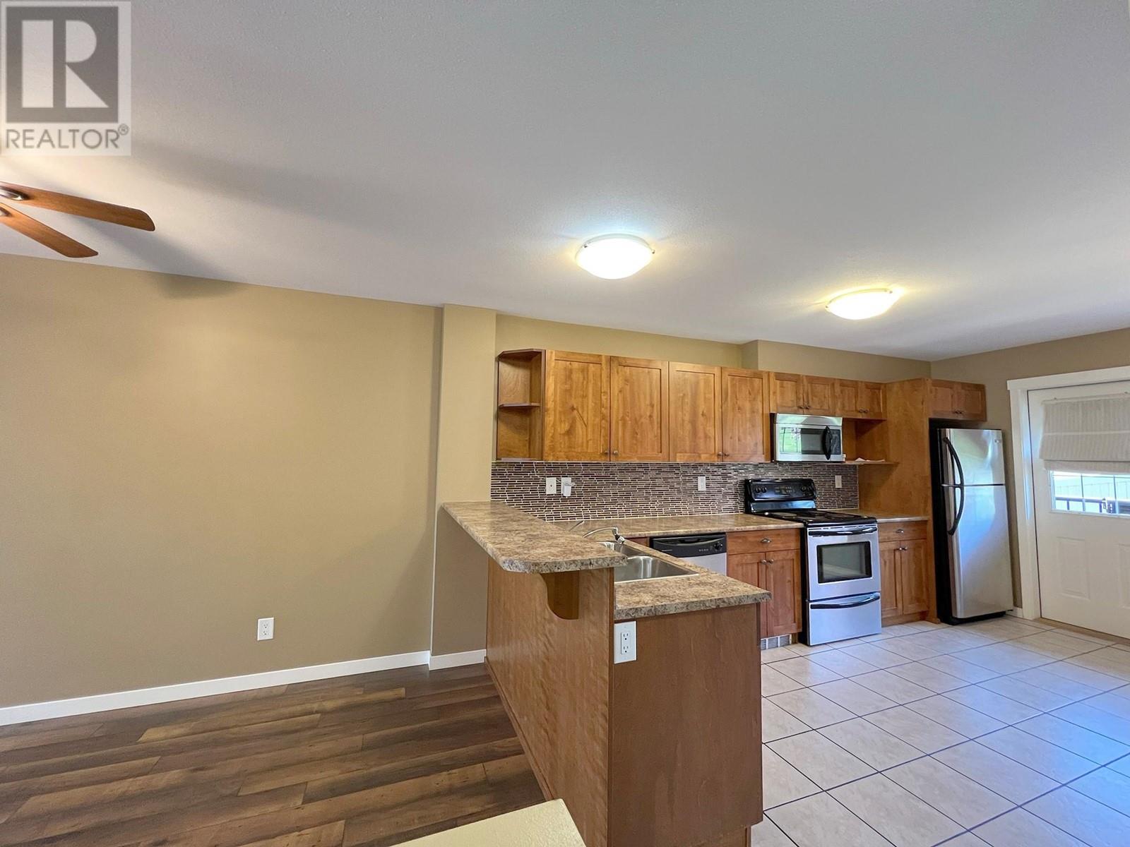 Property at 1970 Braeview Place Unit# 25 image 4