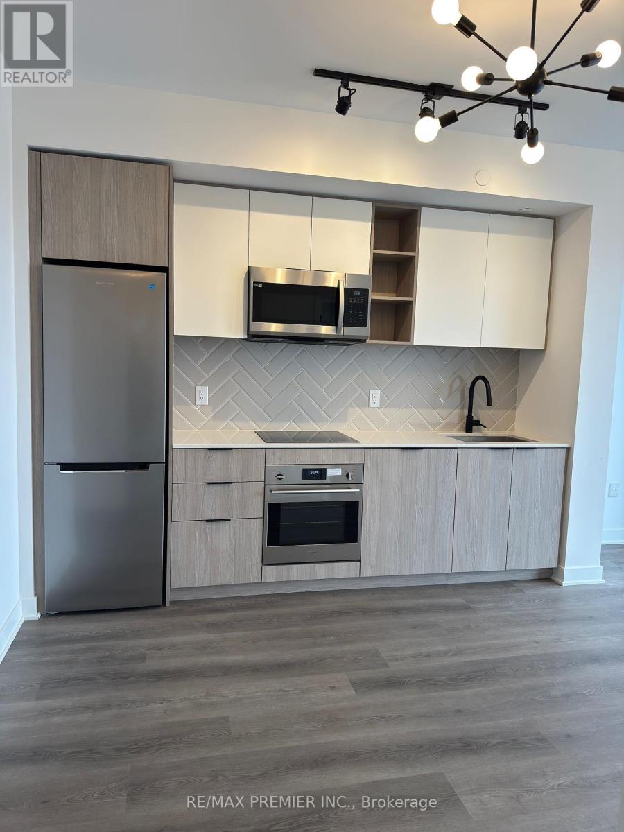2002 - 36 Zorra Street, Toronto, Ontario  M8Z 0G5 - Photo 2 - W12132090