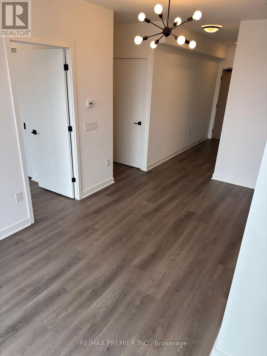 2002 - 36 Zorra Street, Toronto, Ontario  M8Z 0G5 - Photo 5 - W12132090