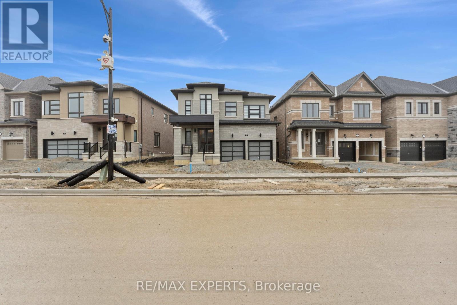 7 Kessler Drive, Brampton, Ontario  L6R 0B8 - Photo 3 - W12132097