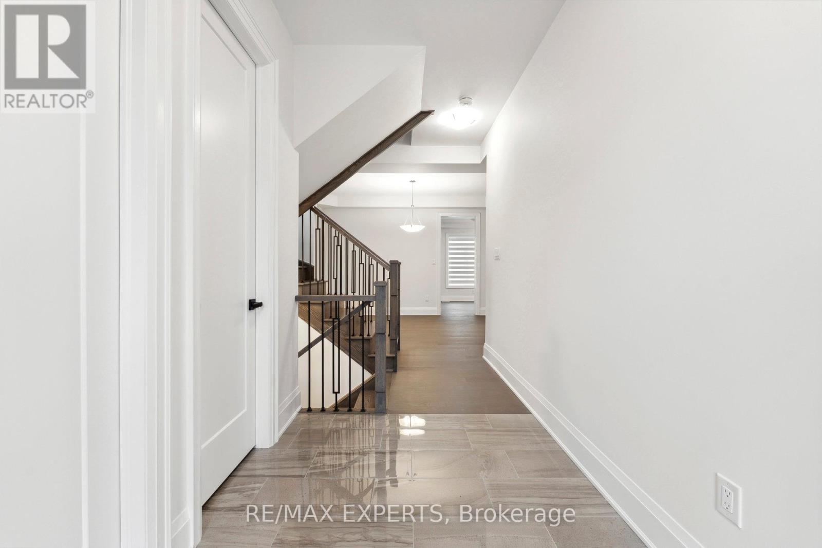 7 Kessler Drive, Brampton, Ontario  L6R 0B8 - Photo 6 - W12132097