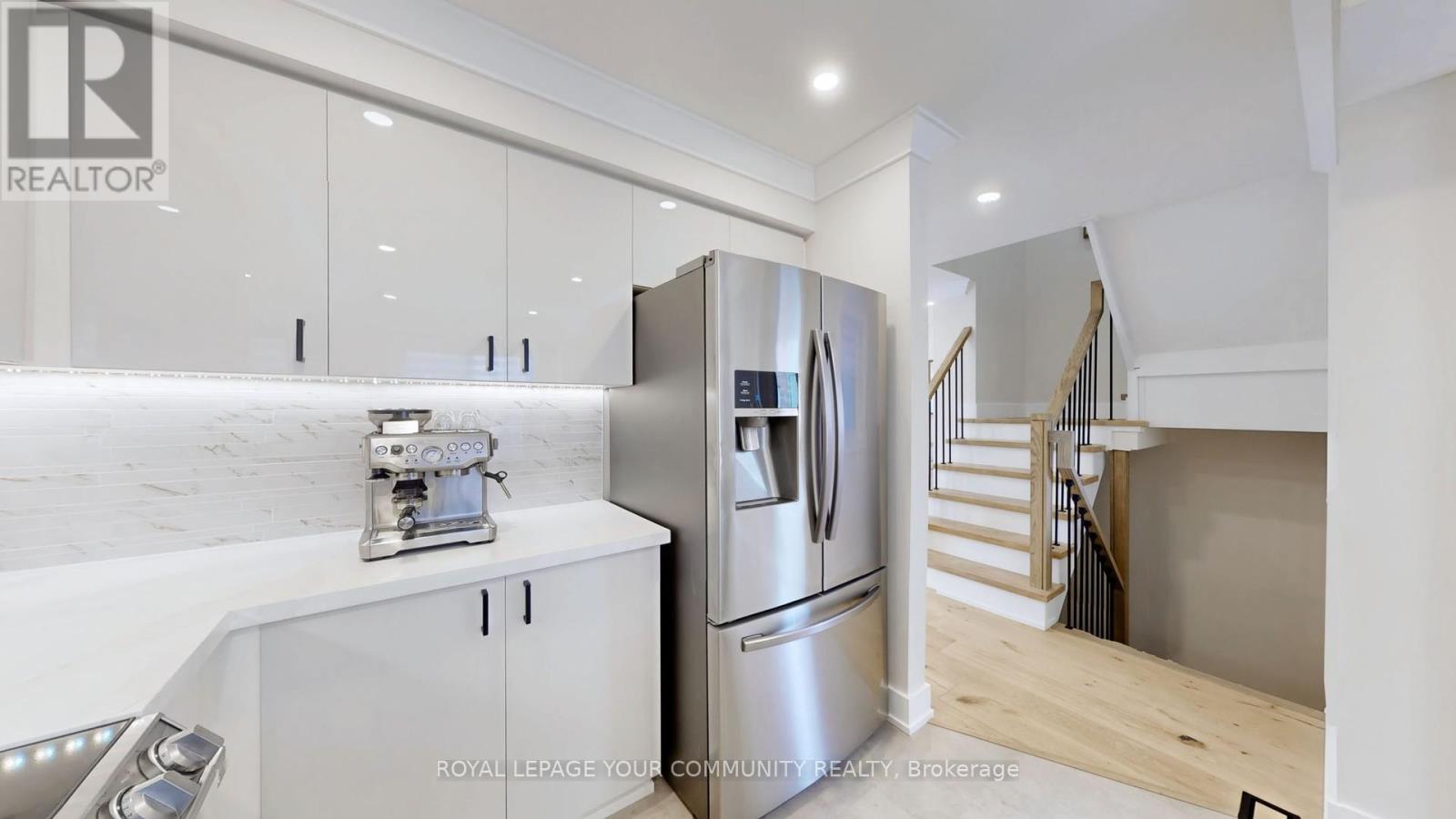 4 - 19 West Deane Park Drive, Toronto, Ontario  M9B 2R5 - Photo 11 - W12132132