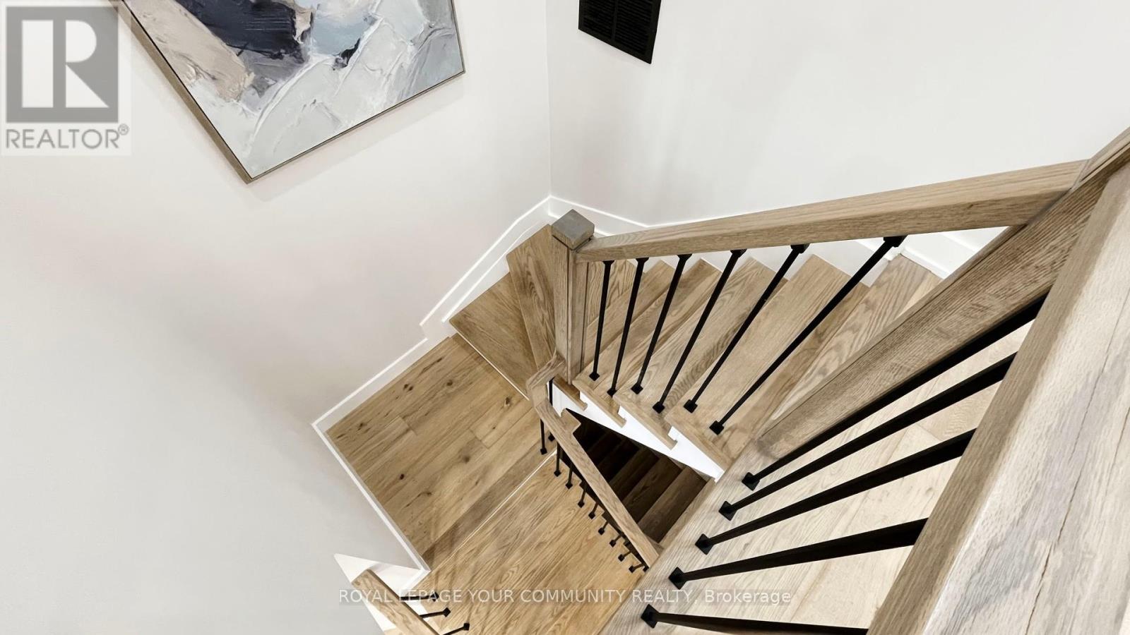 4 - 19 West Deane Park Drive, Toronto, Ontario  M9B 2R5 - Photo 14 - W12132132