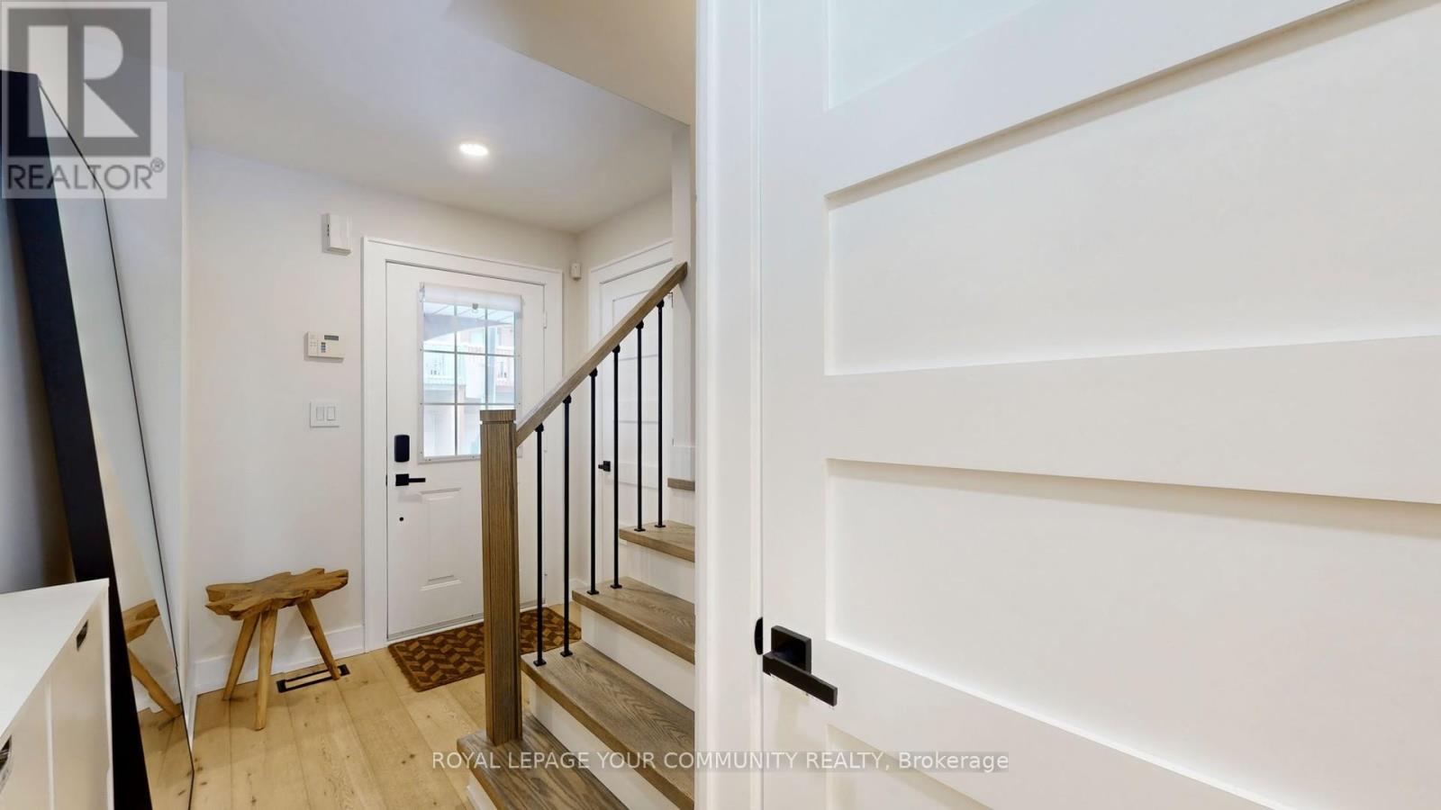 4 - 19 West Deane Park Drive, Toronto, Ontario  M9B 2R5 - Photo 15 - W12132132