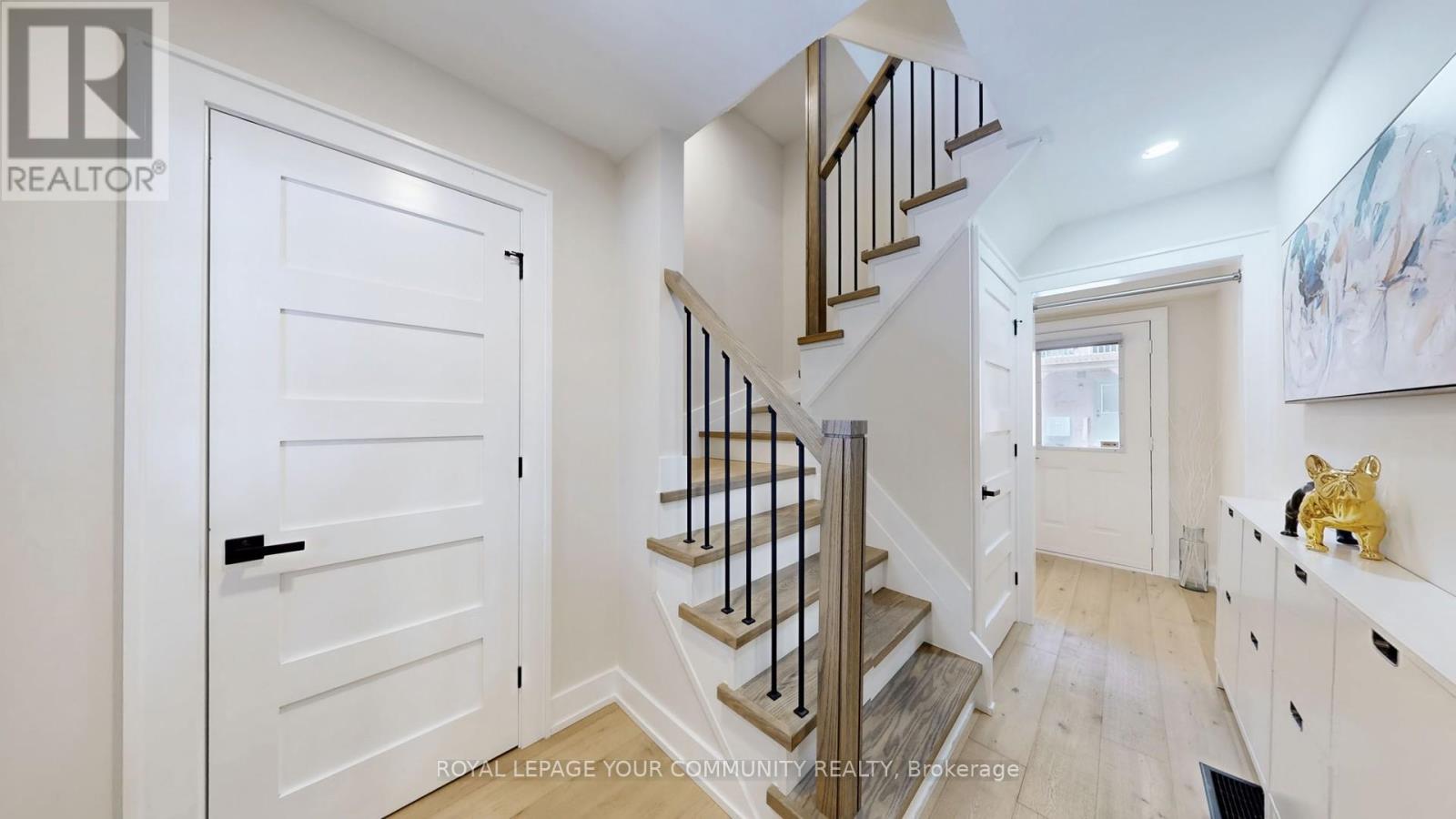 4 - 19 West Deane Park Drive, Toronto, Ontario  M9B 2R5 - Photo 17 - W12132132
