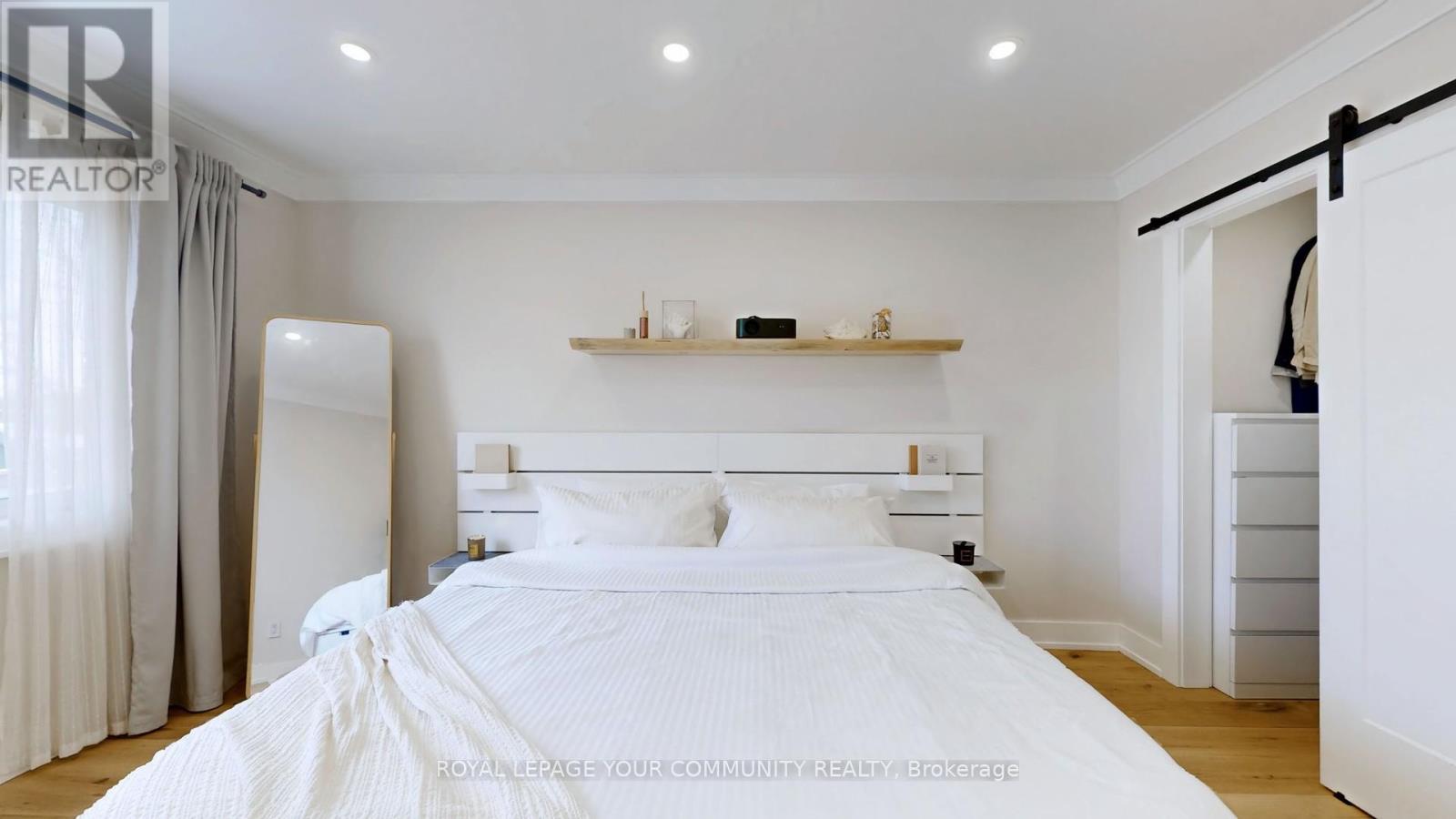 4 - 19 West Deane Park Drive, Toronto, Ontario  M9B 2R5 - Photo 20 - W12132132