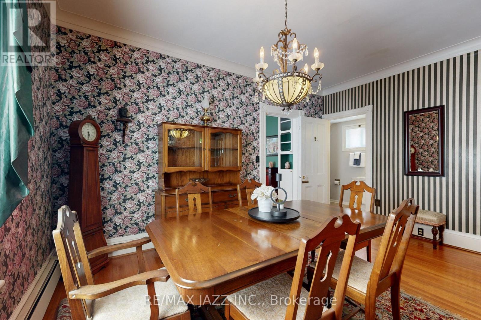 243 Brant Avenue, Brantford, Ontario  N3T 3J4 - Photo 10 - X12132156
