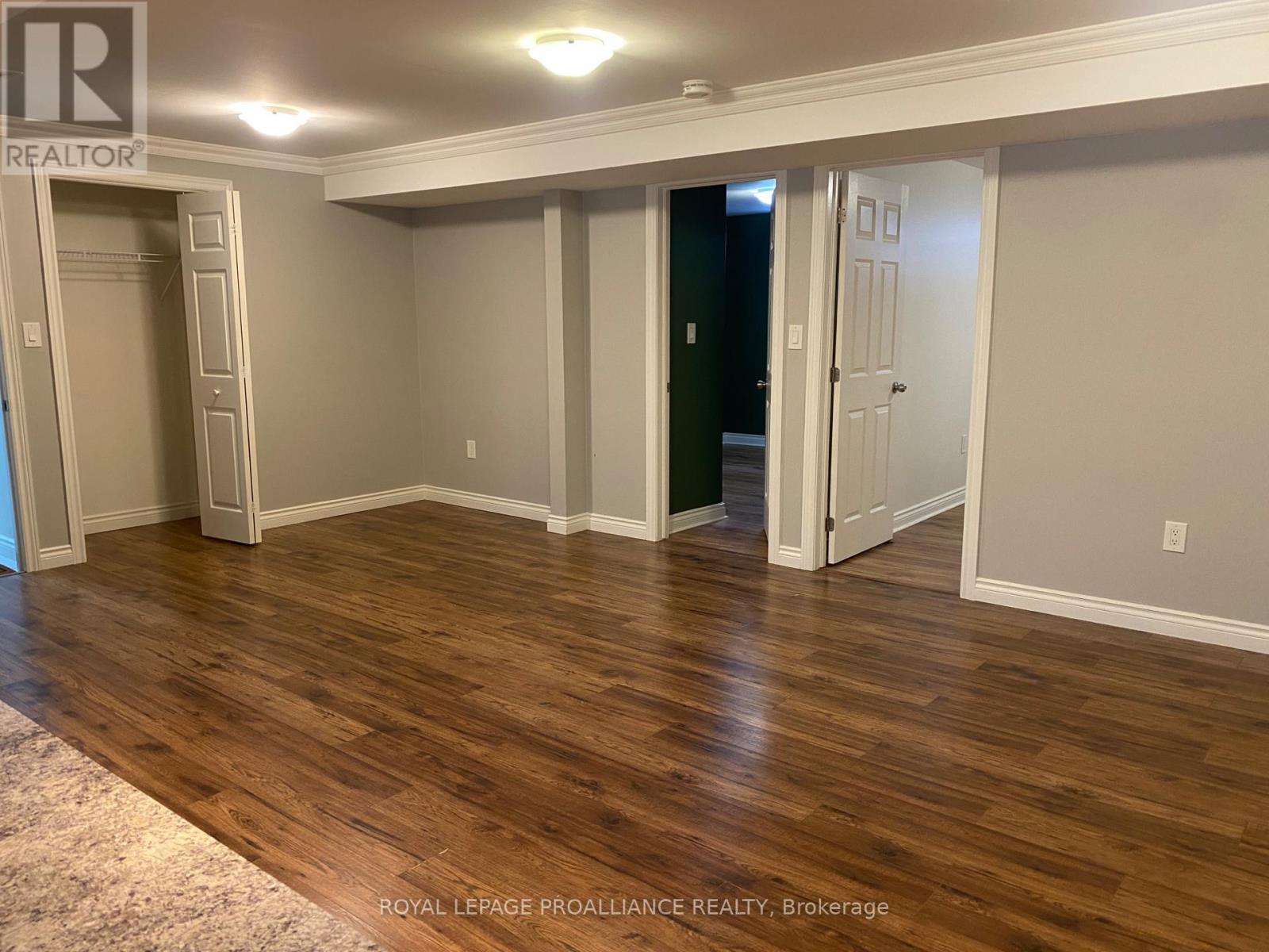 23 Spruce Gardens, Belleville, Ontario  K8N 5W3 - Photo 5 - X12132165